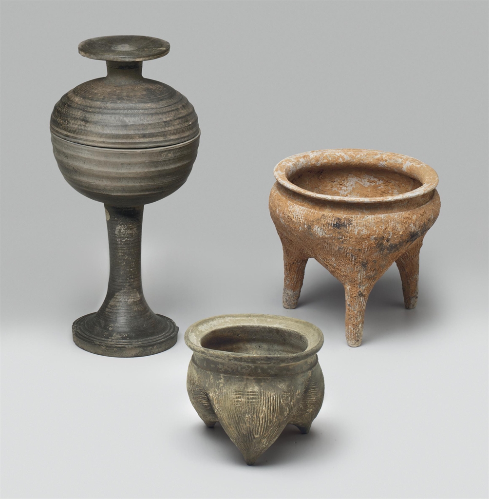 THREE EARLY POTTERY VESSELS NEOLITHIC/EASTERN ZHOU DYNASTY, 3RD MILLENIUM BC7TH CENTURY BC