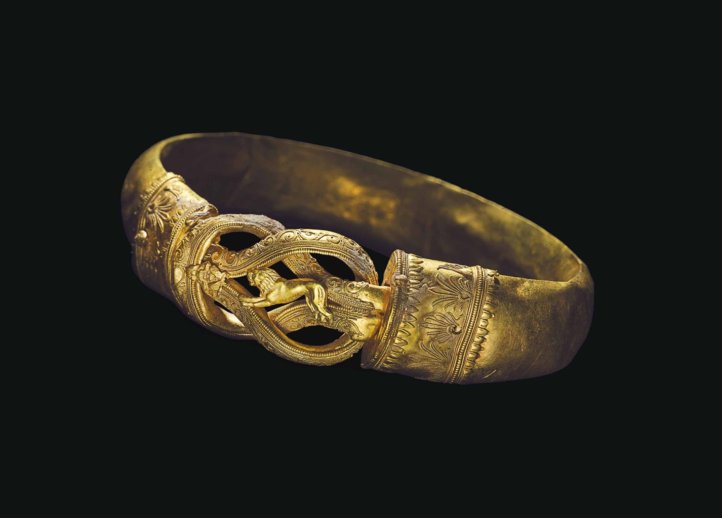 A GREEK GOLD BRACELET HELLENISTIC PERIOD, CIRCA 300 B.C. Greek jewelry, Ancient jewels