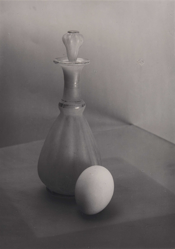 Josef Sudek (1896-1976), Untitled, de la Série Remembrance of Easter, 1950-1954. Signé et daté au crayon (marge), annoté en tchèque au crayon (verso), image 15.2 x 11 cm (6⅛ x 4⅜ in), feuille 24 x 18 cm (9½ x 7⅛ in). Estimate €8,000-12,000. This lot is offered in Photographies on 10 November 2016 at Christie’s in Paris