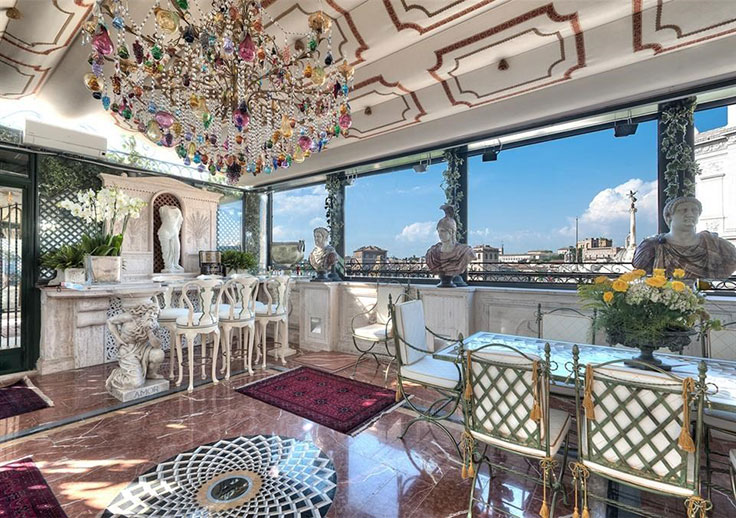 Luxury Living Perfect S Christie This Residence Is Located In A 15th Century Palace Overlooking Piazza Venezia The Altar Of Fatherland And Aracoeli Encompassing 3 767 Square Feet