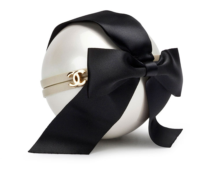 chanel pearl clutch