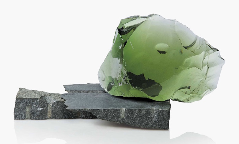 Timo Sarpaneva 1926-2006, Uhrihärkä (Offering Bull), 1983. 19 in (48 cm) high; 35 in (89 cm) wide; 16 in (41 cm) deep. Estimate £15,000-25,000. This lot is offered in Design on 26 October 2016 at Christie’s in London, King Street