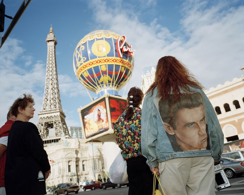 Martin Parr, USA. Las Vegas, 2000. Chromogenic color print, Janet Borden Inc. Exhibitor  JANET BORDEN
