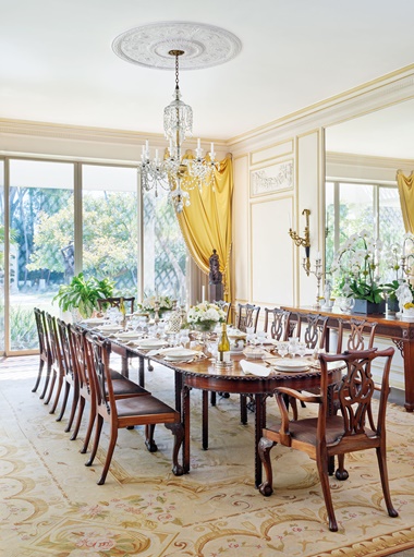 The William Haines-designed dining room in Betsy Bloomingdale’s home in Holmby Hills, California