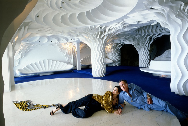 Baron Enrico di Portanova and his wife Sandra in the Portanova Pleasure Dome in Acapulco in 1982. Photo © Norman Parkinson Ltd. Courtesy Norman Parkinson Archive