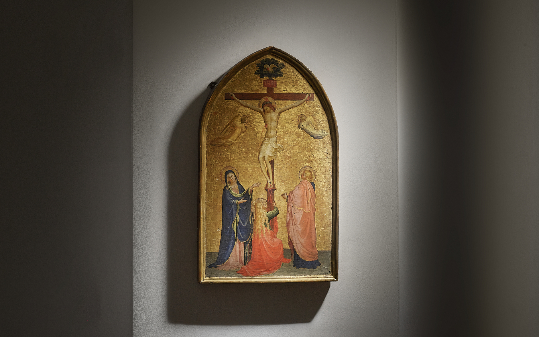 Fra Angelico, The Crucifixion with the Virgin, Saint John the Baptist and the Magdalen, sold for £5,001,000 on 6 July 2023 at Christie's in London