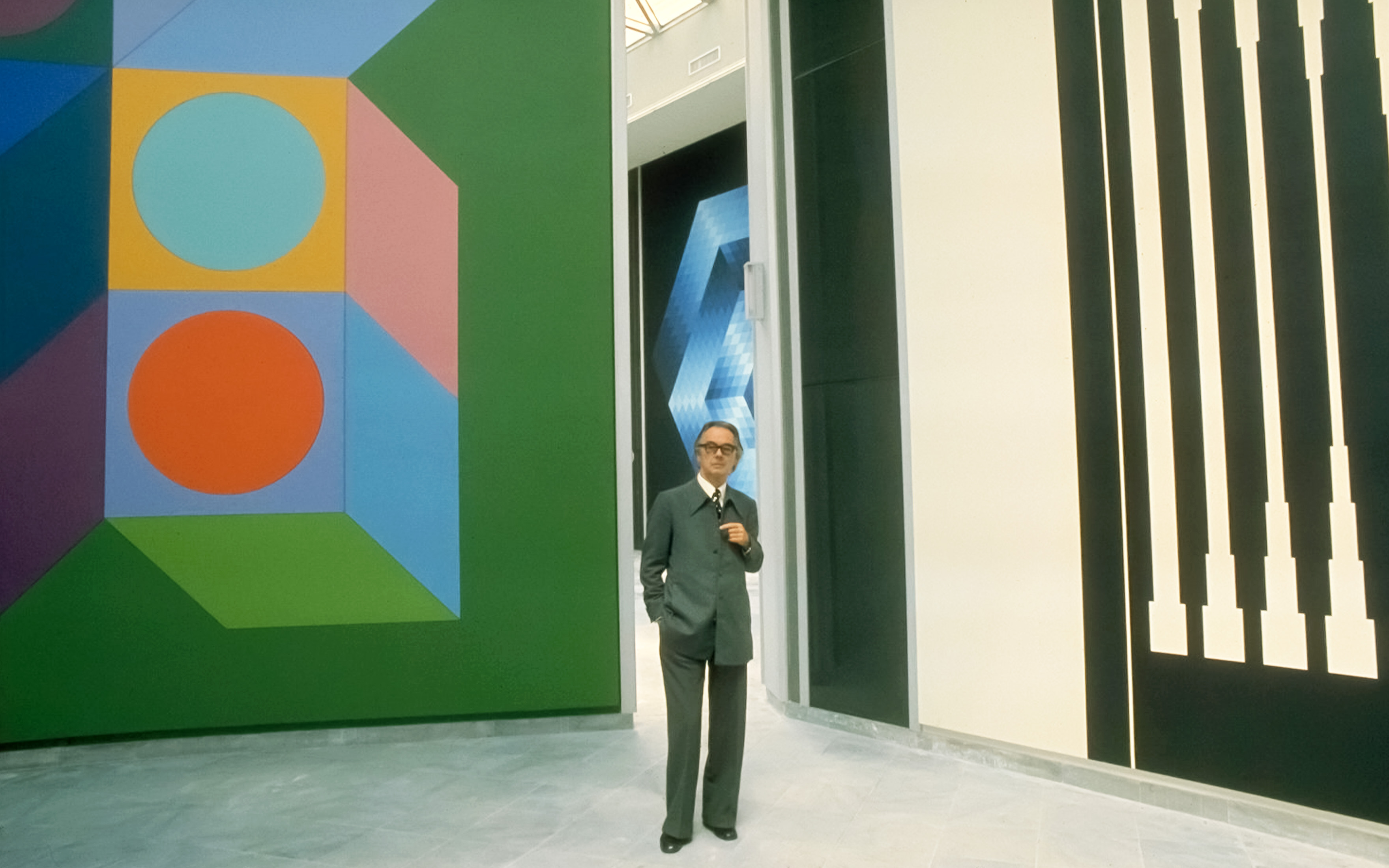 Victor Vasarely at Fondation Vasarely, Aix-en-Provence, 1976, photographed by Alain Nogues