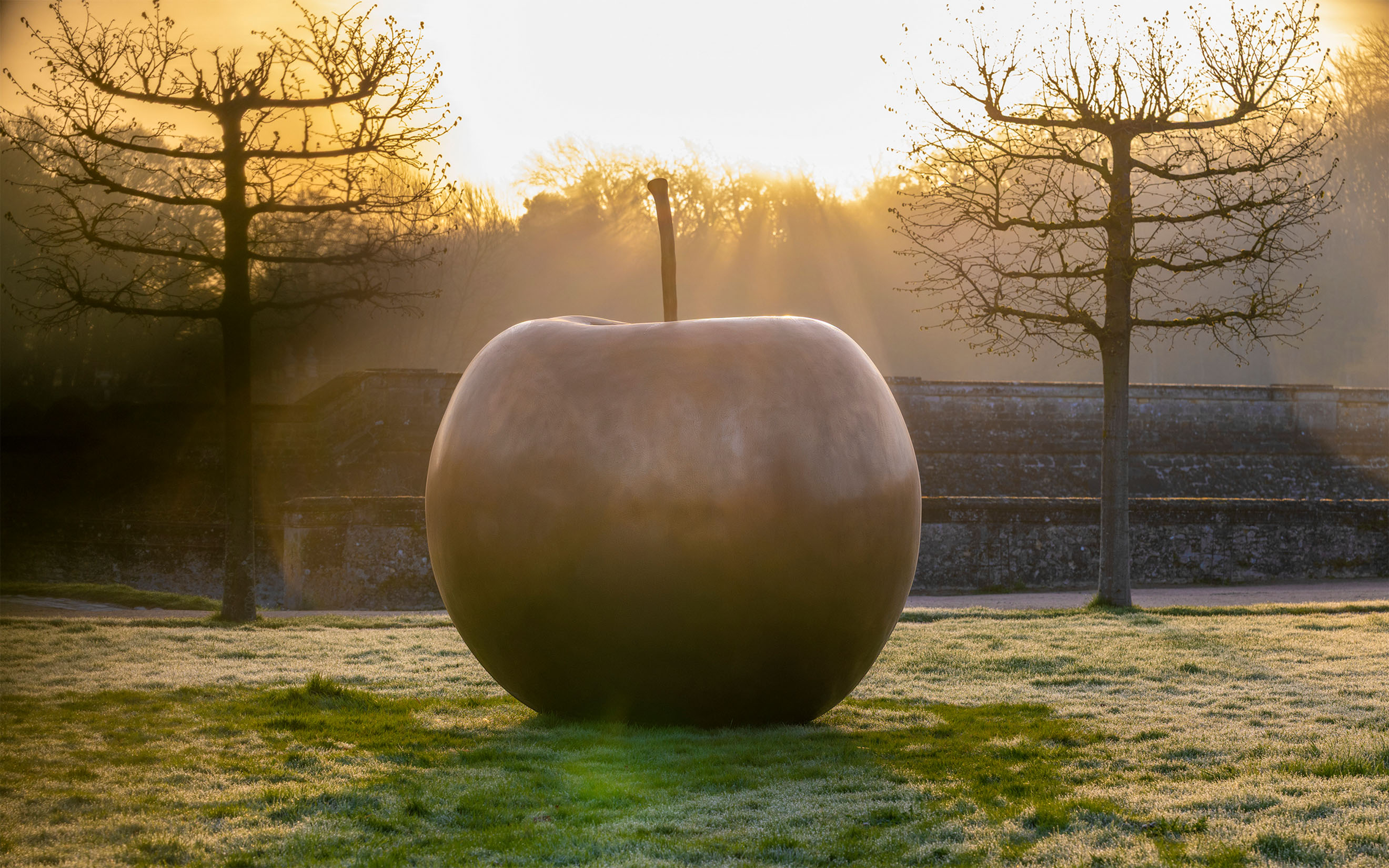 Claude Lalanne, Pomme de New York, 2008, offered in the 20th/21st Century Art - Evening Sale on 15 April 2026 at Christie's in Paris