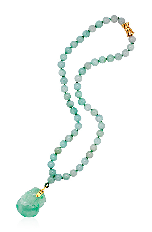 lot-61-jadeite-pendant-necklace-feature-article