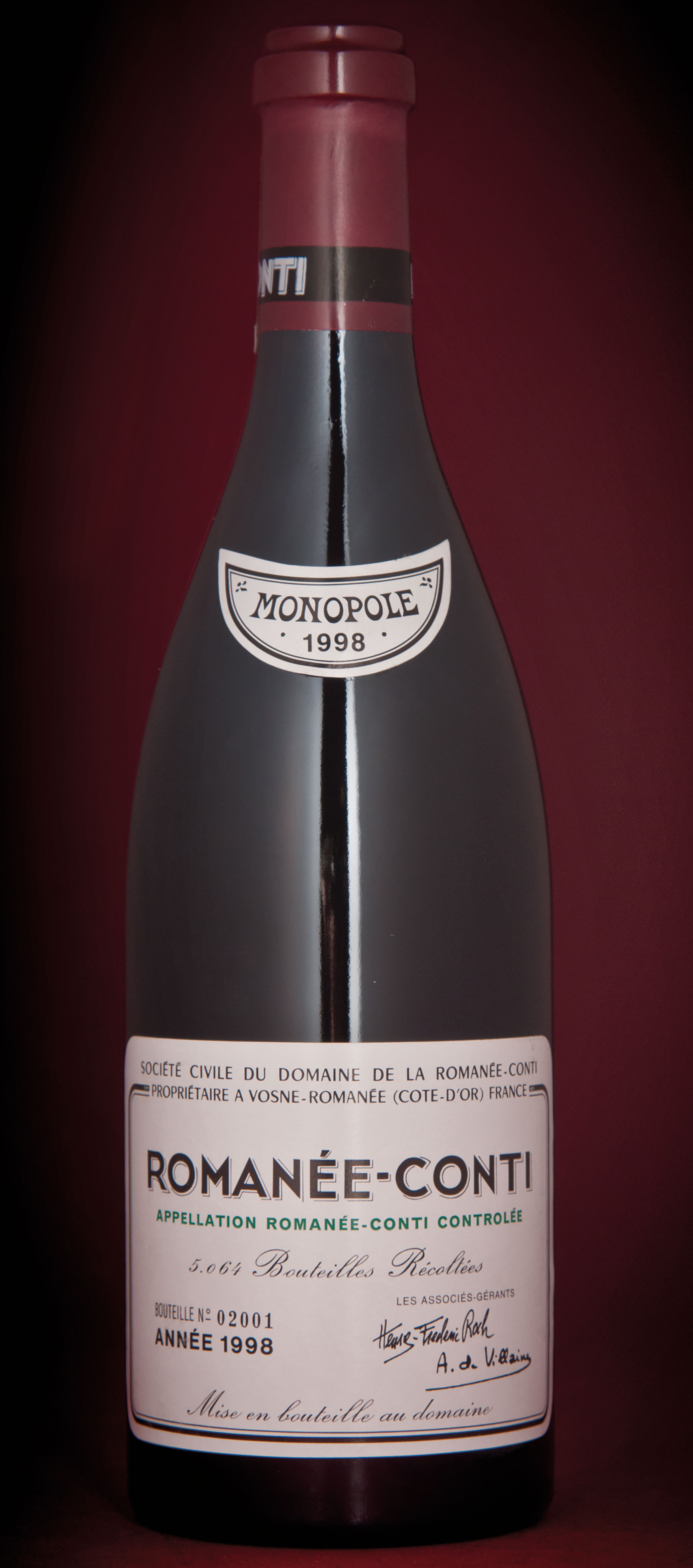 2014年5月拍賣呈獻亞歷山大‧費格遜爵士CBE珍藏的一瓶1998年羅曼尼康帝莊，估價為75,000-85,000港元，最終以159,250港元成交。