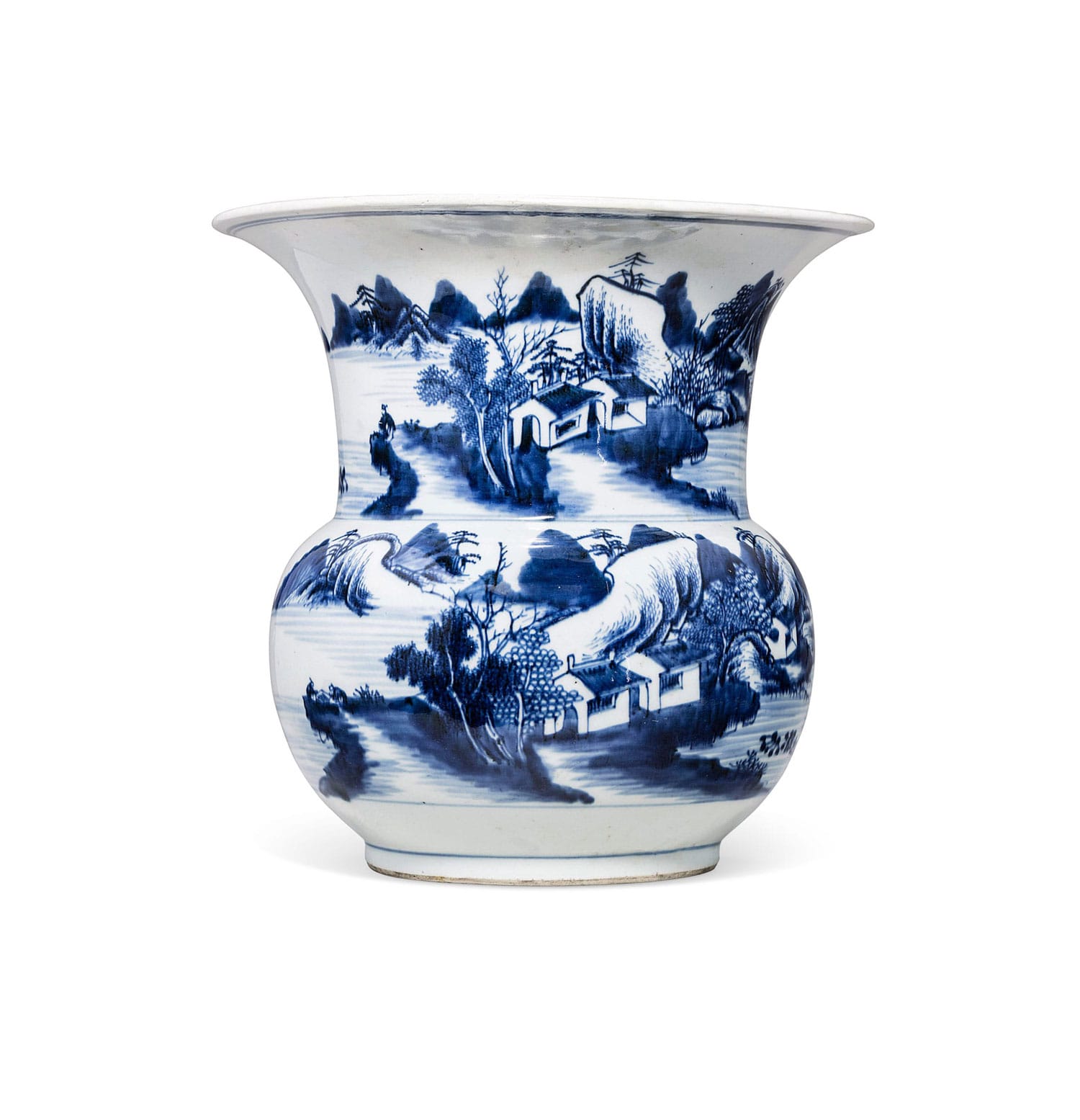 清十九世纪 青花山水通景图渣斗,高10 7/8 吋 (27.6 公分)。估价:2,000 - 3,000美元。此拍品于2018年7月11至18日在中国艺术:纽约夏季网上拍卖中呈献。