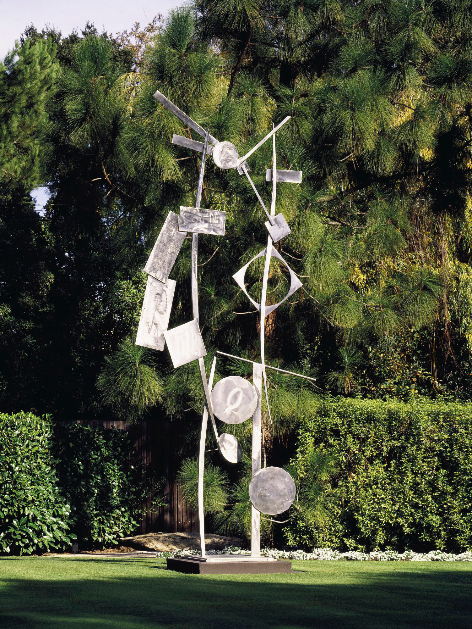David Smith (1906-1965), Five Ciarcs, 1963. Welded steel. 153¼ x 65¼ x 24½ in. Estimate: $10,000,000-15,000,000. Offered in the Post-War and Contemporary Art Evening Sale on 15 November 2018 at Christie’s in New York