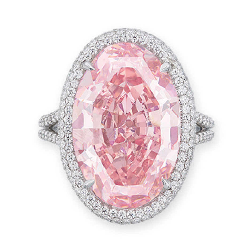 珍稀彩色鑽石和鑽石戒指。2017年11月28日於佳士得香港售出,成交價249,850,000港元