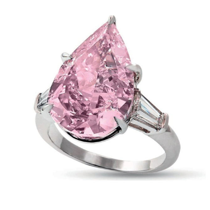 珍稀彩色钻石戒指。2016年11月15日于佳士得日内瓦售出，成交价18,127,500瑞士法郎