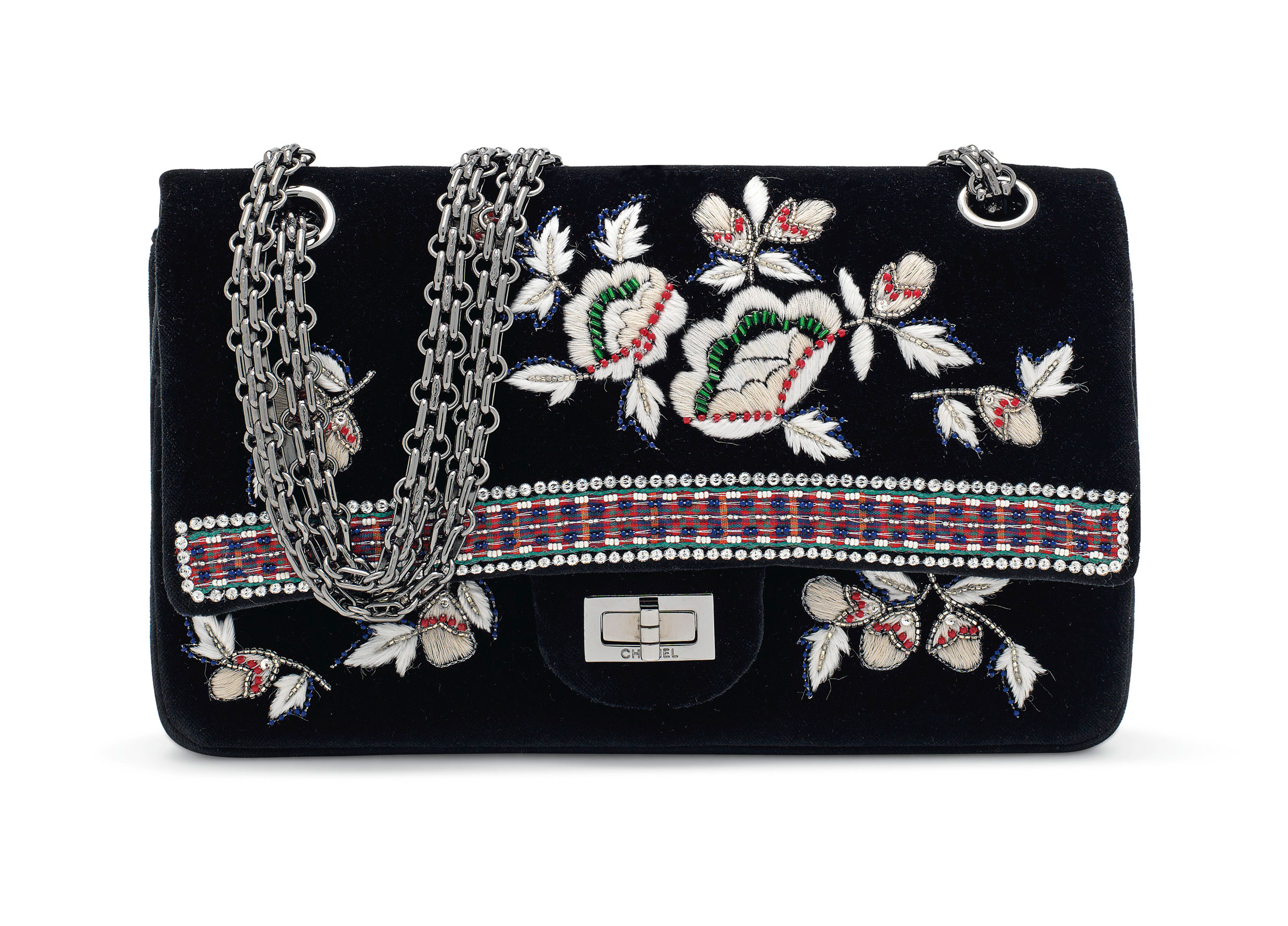 Métiers D’arts Paris-Salzburg Lesage高級手工坊系列刺繡及絲絨中型雙蓋2.55包附釕金配件,香奈兒,2016年。估價:2,000-3,000英鎊。此拍品於2018年12月12日在佳士得倫敦典雅傳承:手袋及配飾拍賣中呈獻。