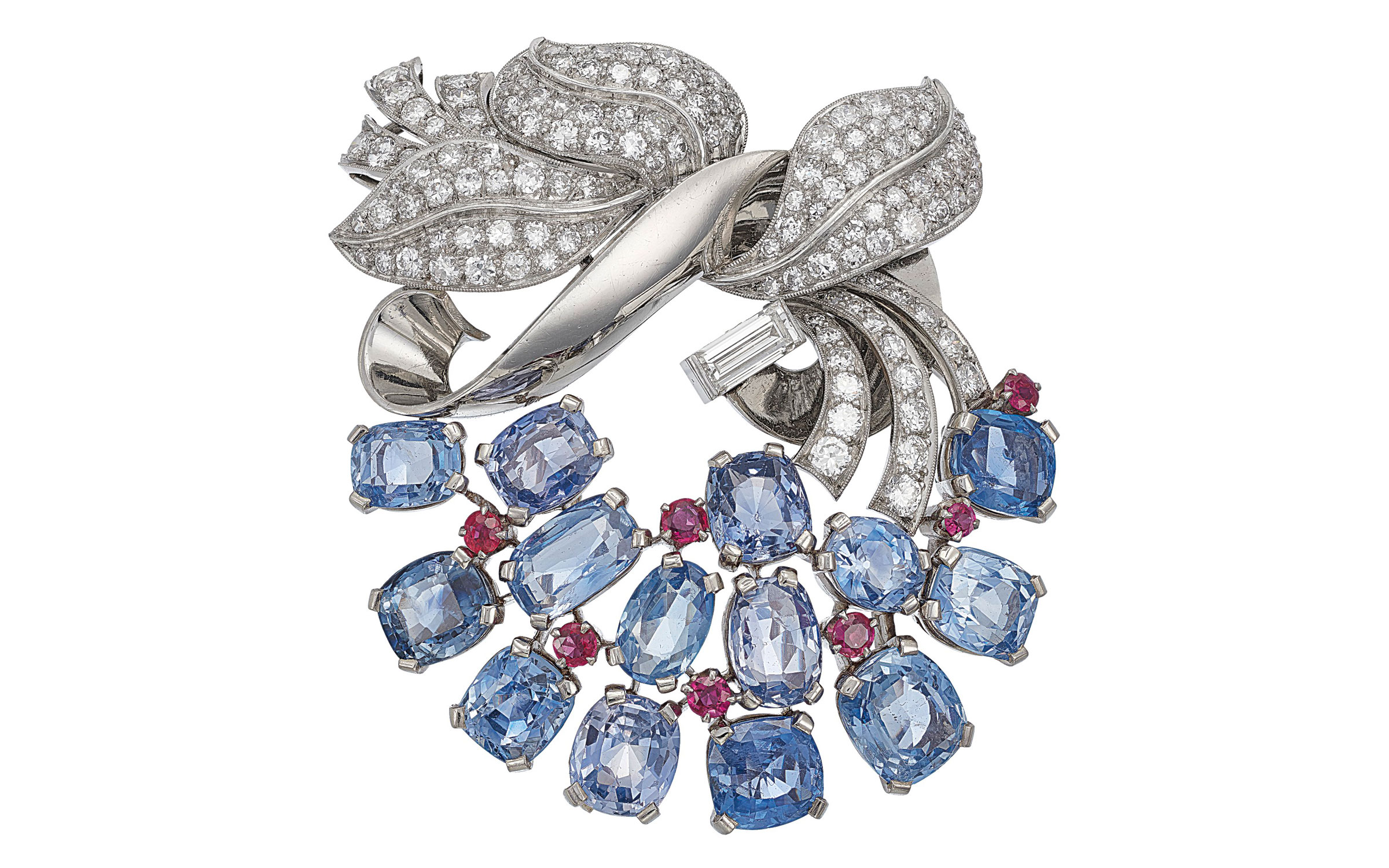 A retro sapphire, ruby and diamond brooch by Raymond Yard. Sold for $25,000 on 16 April 2019 at Christie’s in New York