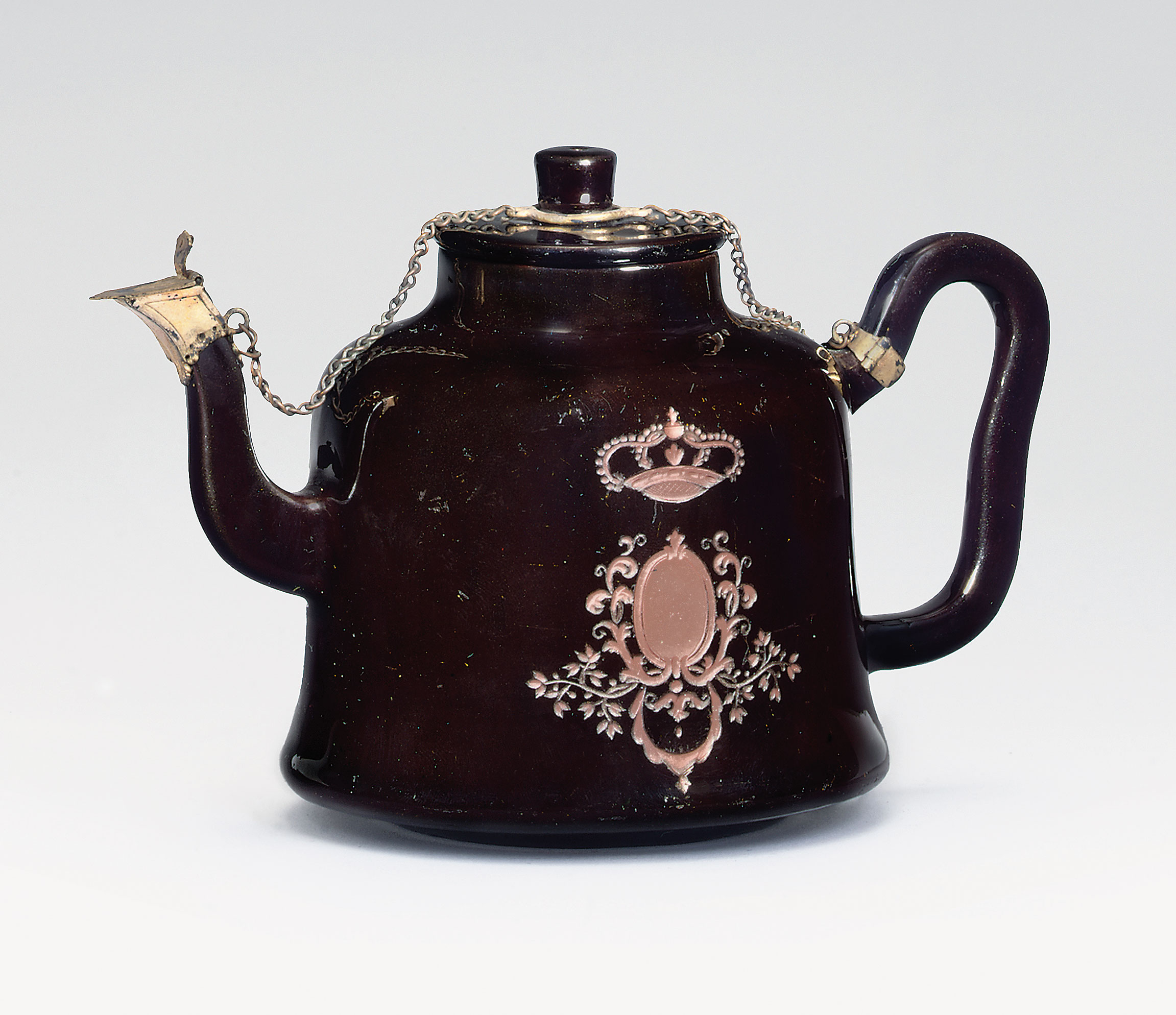 A Böttger black glazed silver-gilt-mounted red stoneware teapot and cover, circa 1710-11. Sold for £54,500 on 11 December 2007 at Christie’s in London
