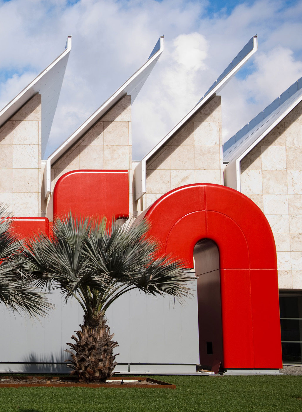 Exterior of the Resnick Pavilion at the Los Angeles County Museum of Art. Photo: © Museum Associates / LACMA
