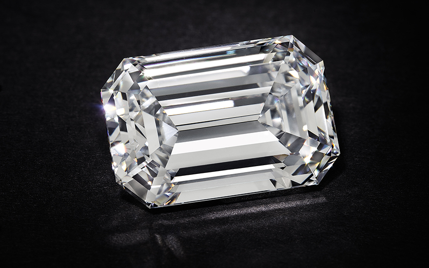 瑰丽钻石戒指，28.86克拉。此拍品于2020年6月30日在网上拍卖中售出，成交价2,115,000美元