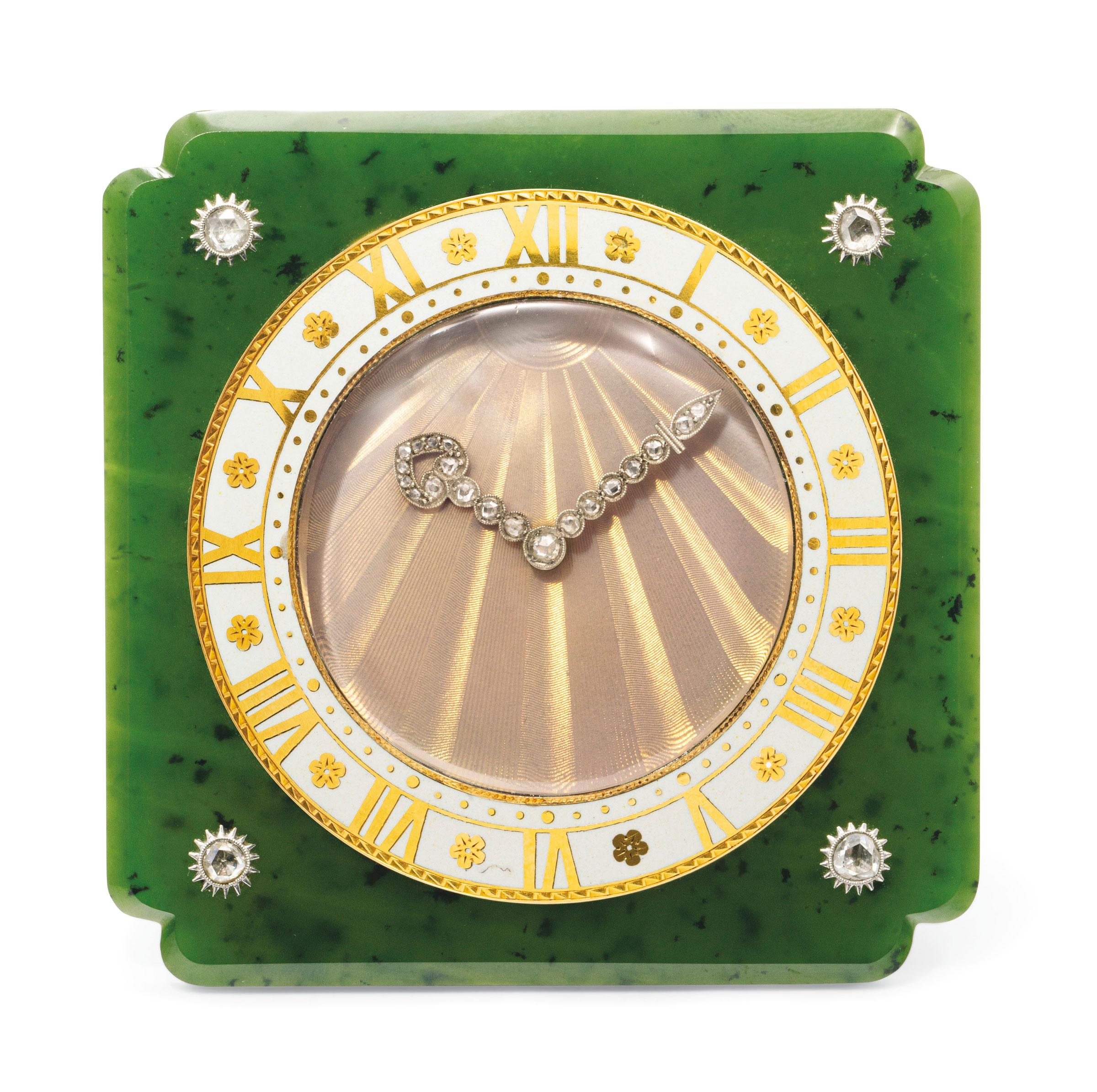 装饰艺术风格软玉、珐琅及钻石座台钟，卡地亚设计，约1925年制。估价︰35,000-55,000瑞士法郎。此拍品将于2020年7月7至21日于A Lifetime of Collecting: A Collection of 101 Cartier Clocks网上专场呈献