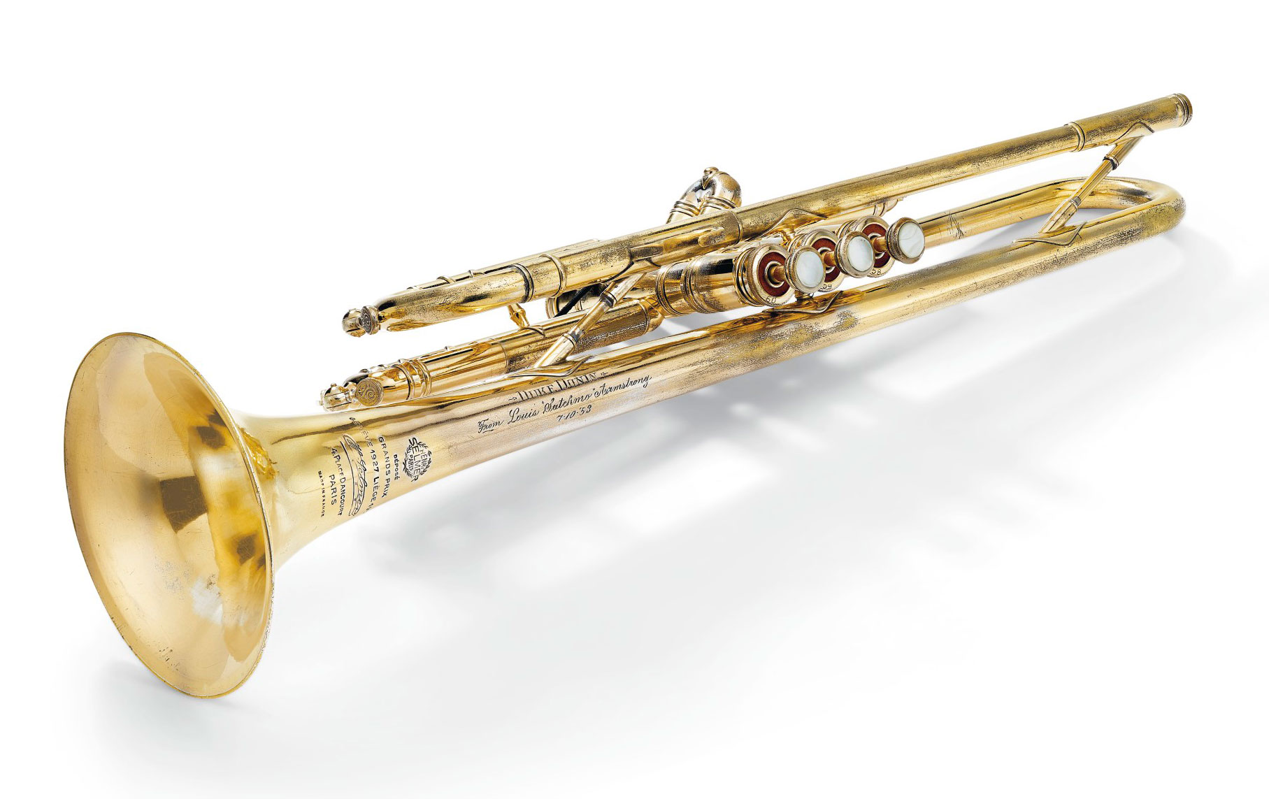 A Selmer model 19 Balanced Action Medium Bore Trumpet, Henri Selmer, Paris, 1948. Brass with worn gold plating. Inscribed ‘DUKE DONIN/from LOUIS “SATCHMO” ARMSTRONG/7/10/53.’ With modern case. Offered together with a cotton handkerchief inscribed in Louis Armstrong’s characteristic green ink, ‘To Joella/Louis Armstrong/Satchmo’. Estimate: $60,000-80,000. Offered in The Exceptional Sale on 14 October 2020 at Christie’s in New York