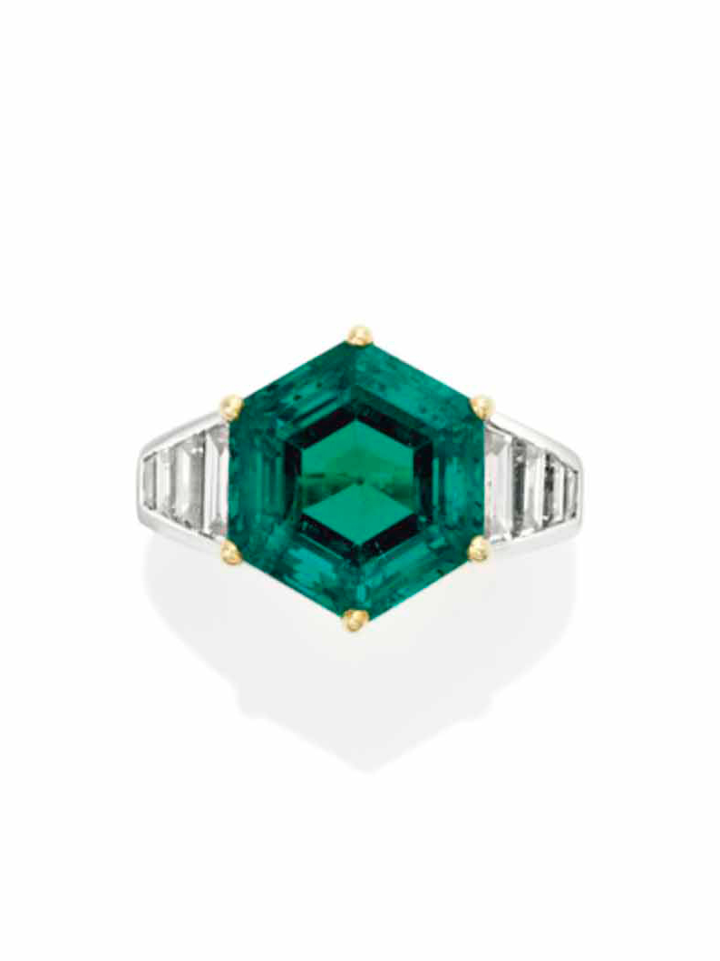 Bague émeraude et diamants, monture par Boucheron, accompagnée d'un certificat de l'institut suisse de gemmologie (ssef) no. 77096. Sold for €301,500 on 25 November 2014 at Christie’s in Paris