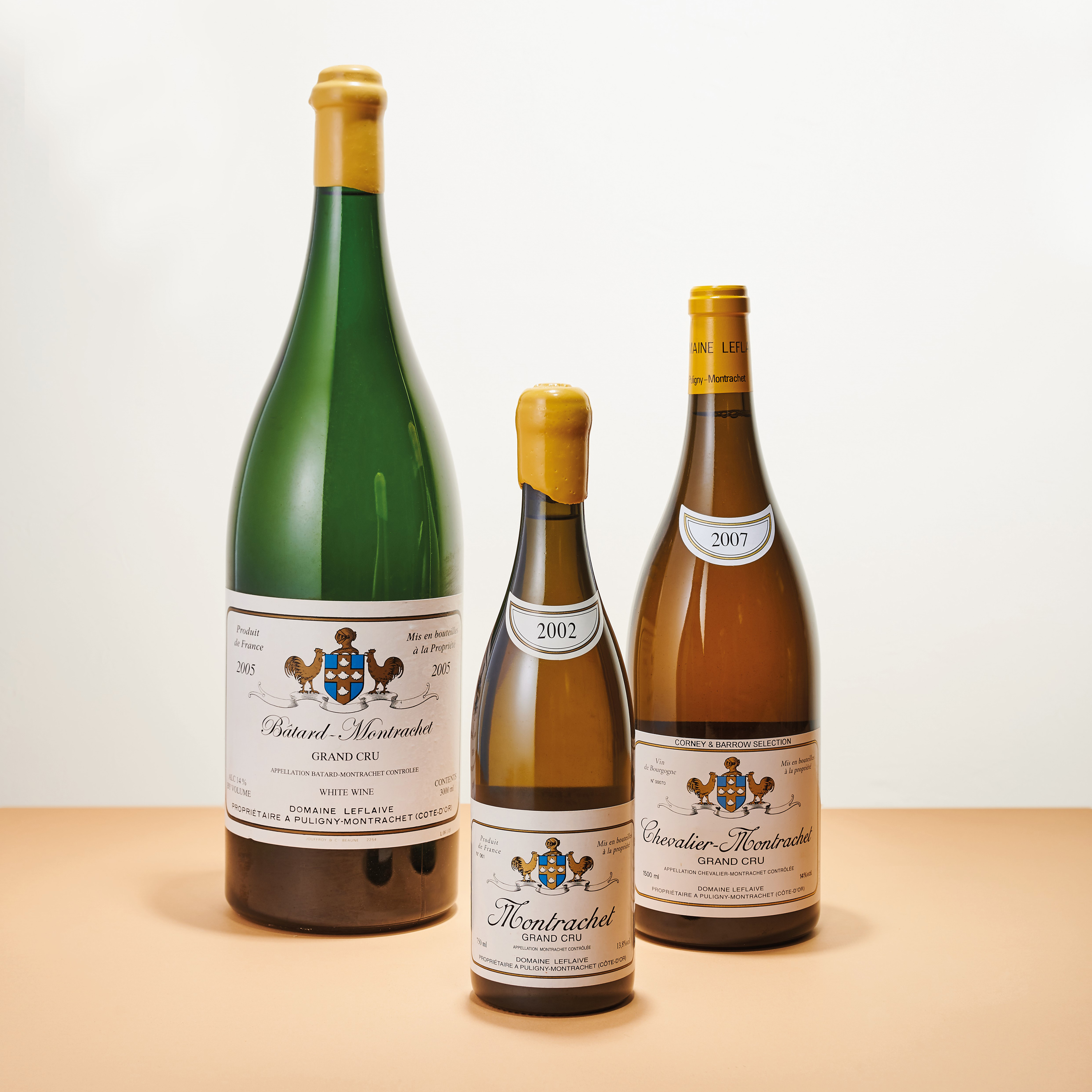 Domaine Leflaive，Montrachet 2002。特级园，伯恩丘。一组2瓶。估价95,000-130,000港元。此拍品将于2021年5月20日在佳士得香港绝代私人窖藏布艮地稀世名酿呈献