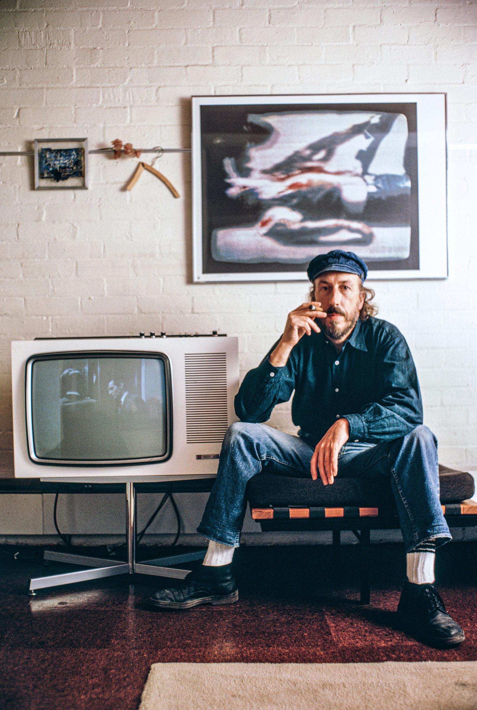 Richard Hamilton, photographed circa 1970. Photo: Tony Evans / Getty Images. Artwork Kent Slate, 1970. &copy; Richard Hamilton. All Rights Reserved, DACS 2021