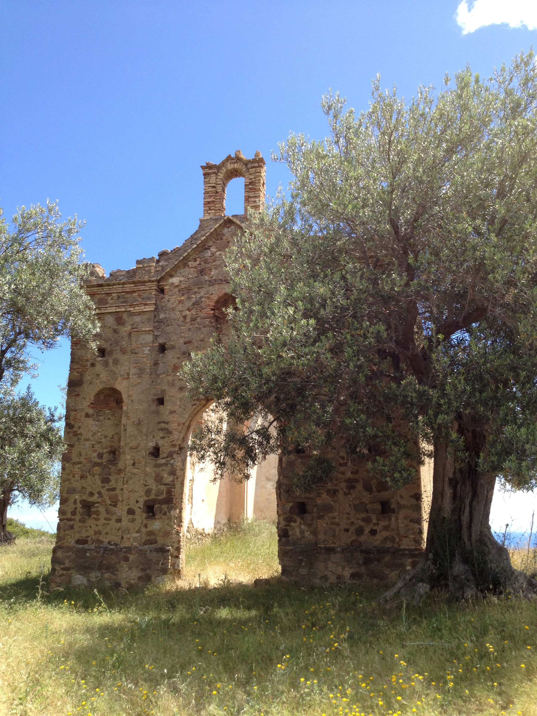 Vezzoli’s attempts to transport this ruined church to New York were thwarted by the Italian authorities