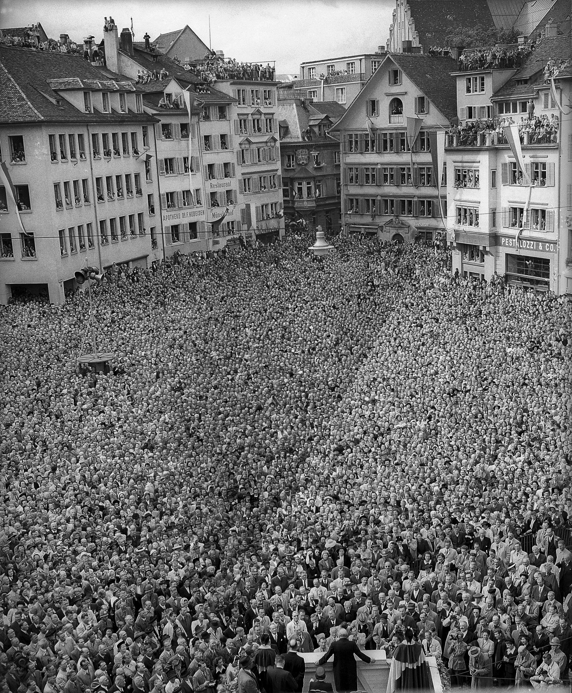 Winston Churchill speaking to the people of Zurich in 1946. Photo: RDB/ullstein bild via Getty Images