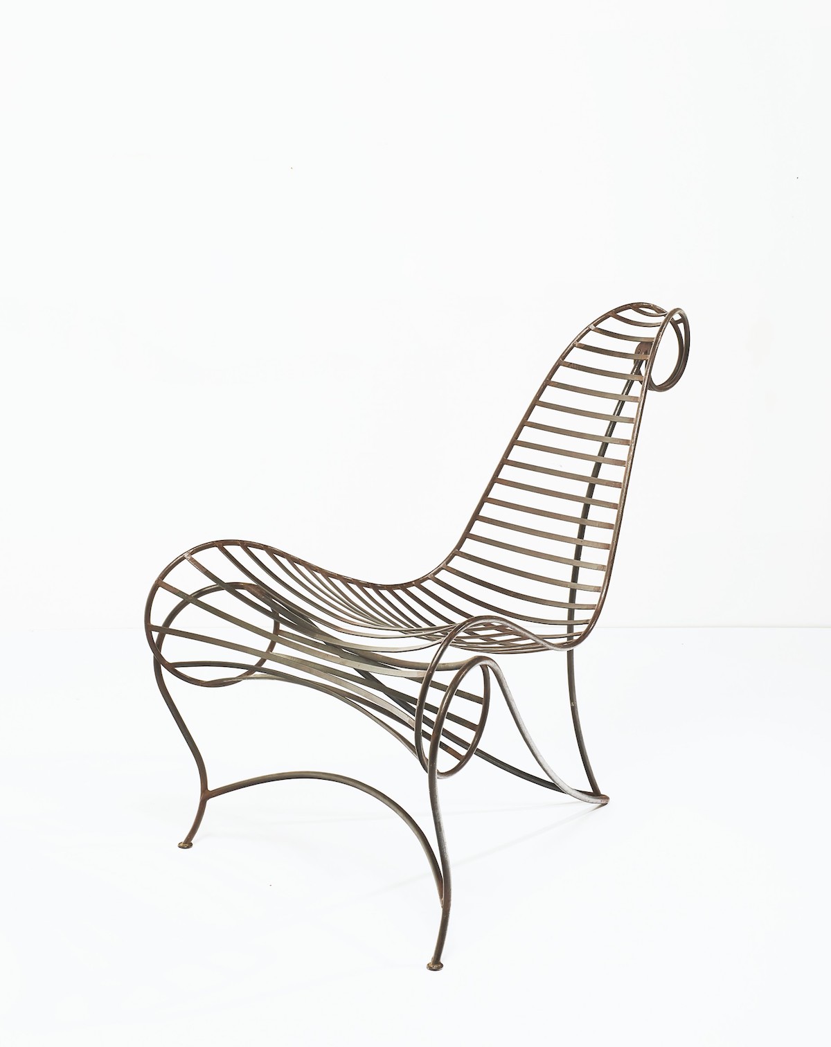André Dubreuil, &lsquo;Spine&rsquo; armchair, the model created in 1986, this one made c. 1988. Measurements: 33½ x 26¼ x 35¼ in (85.5 x 66.5 x 89.5 cm). Estimate: €2,500-3,500. Offered in Design on 1 December 2021 at Christie’s in Paris