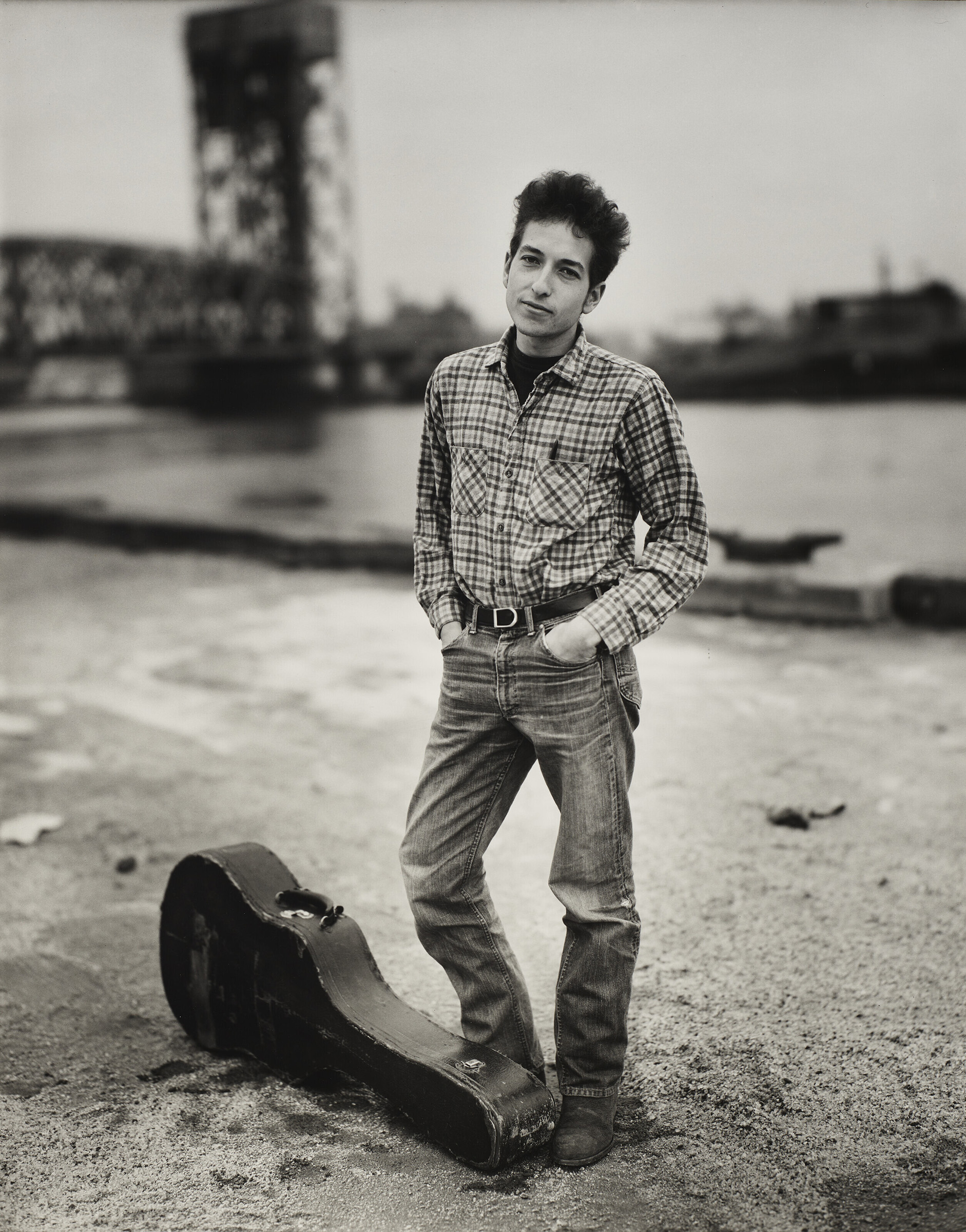 Richard Avedon (1923-2004), Bob Dylan, Folk Singer, New York City, 1963. Gelatin silver print, printed 1967. Image/sheet: 19⅞ x 16 in (50.4 x 40.6). Estimate: $60,000-80,000. Offered in Photographs from the Richard Gere Collection on 23 March-7 April 2022 at Christie's Online