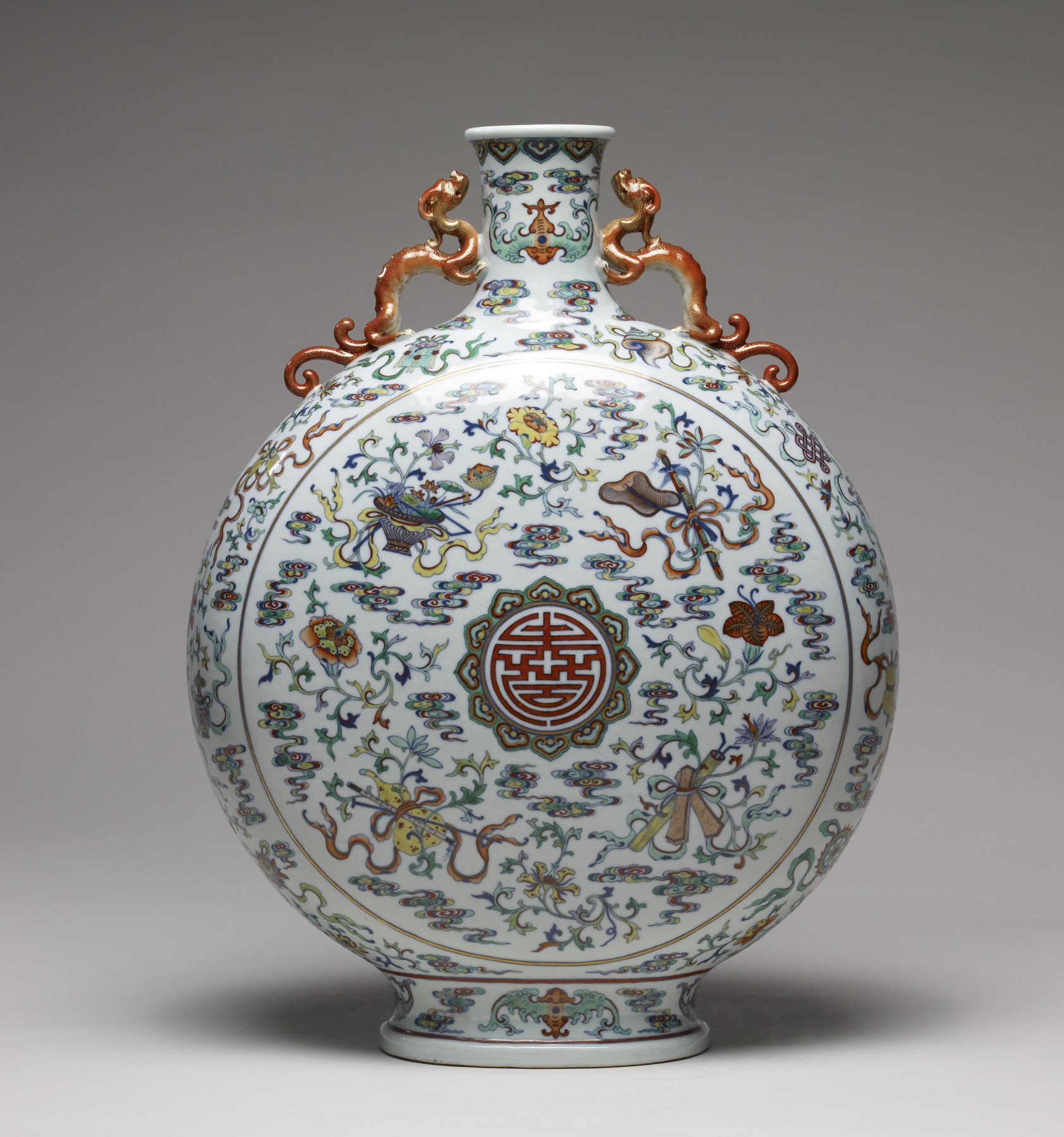 Moon flask with the ‘Eight Auspicious Symbols’ in the Walters Art Museum, Baltimore