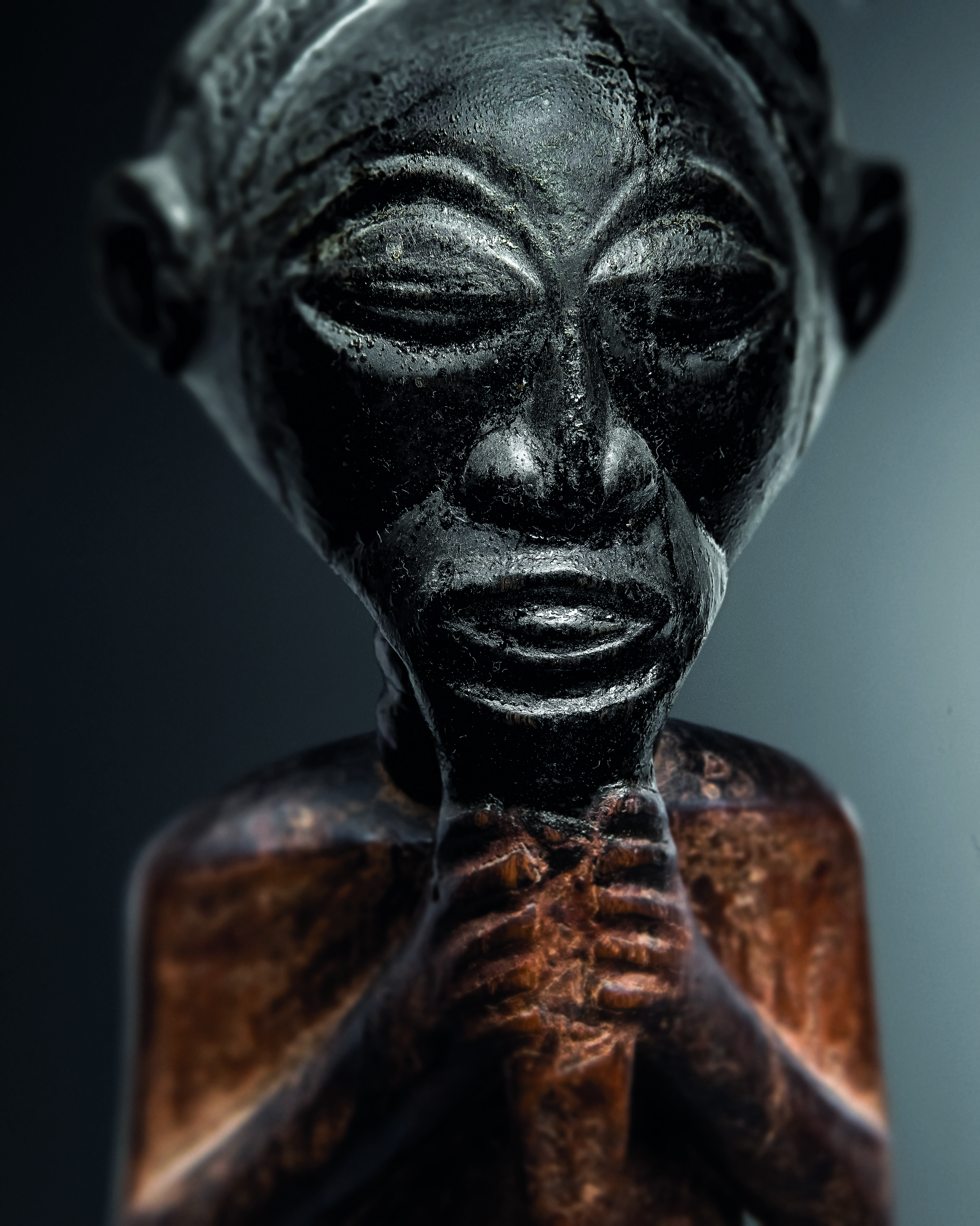 Lot 4, Kusu Statue, Democratic Republic of Congo. 17¾ in (45 cm) high. Estimate: €250,000-350,000. Offered in Collection Béatrice et Patrick Caput on 20 October 2022 at Christie’s Paris © Nicolas Bruant