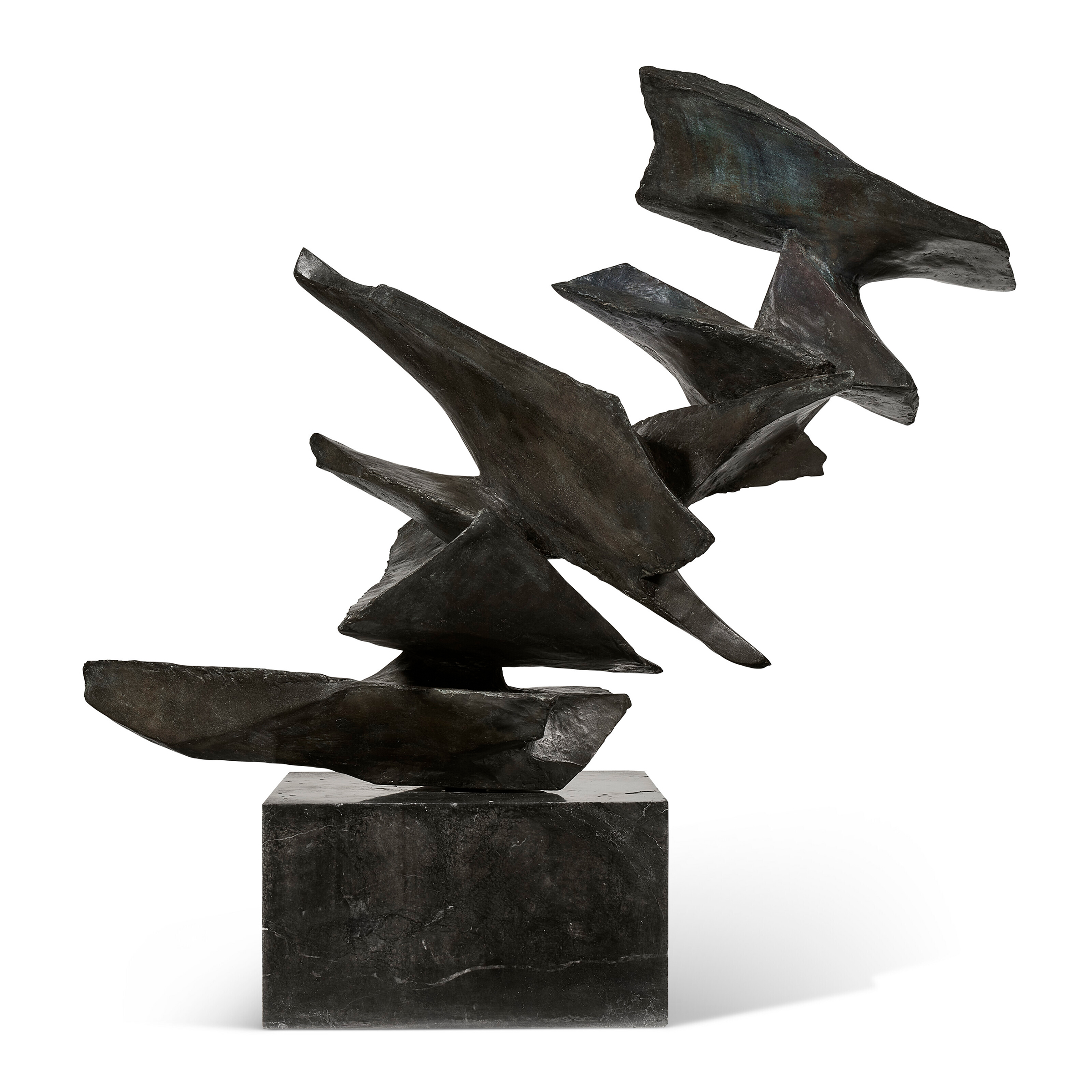 Alicia Penalba (1913-1982), Ventisquero, 1973. 43½ x 45 x 28 in (110.5 x 114.3 x 71.1 cm). Bronze with green-black patina on granite base. Sold for $107,100 in Latin American Art on 9 March 2023 at Christie's in New York