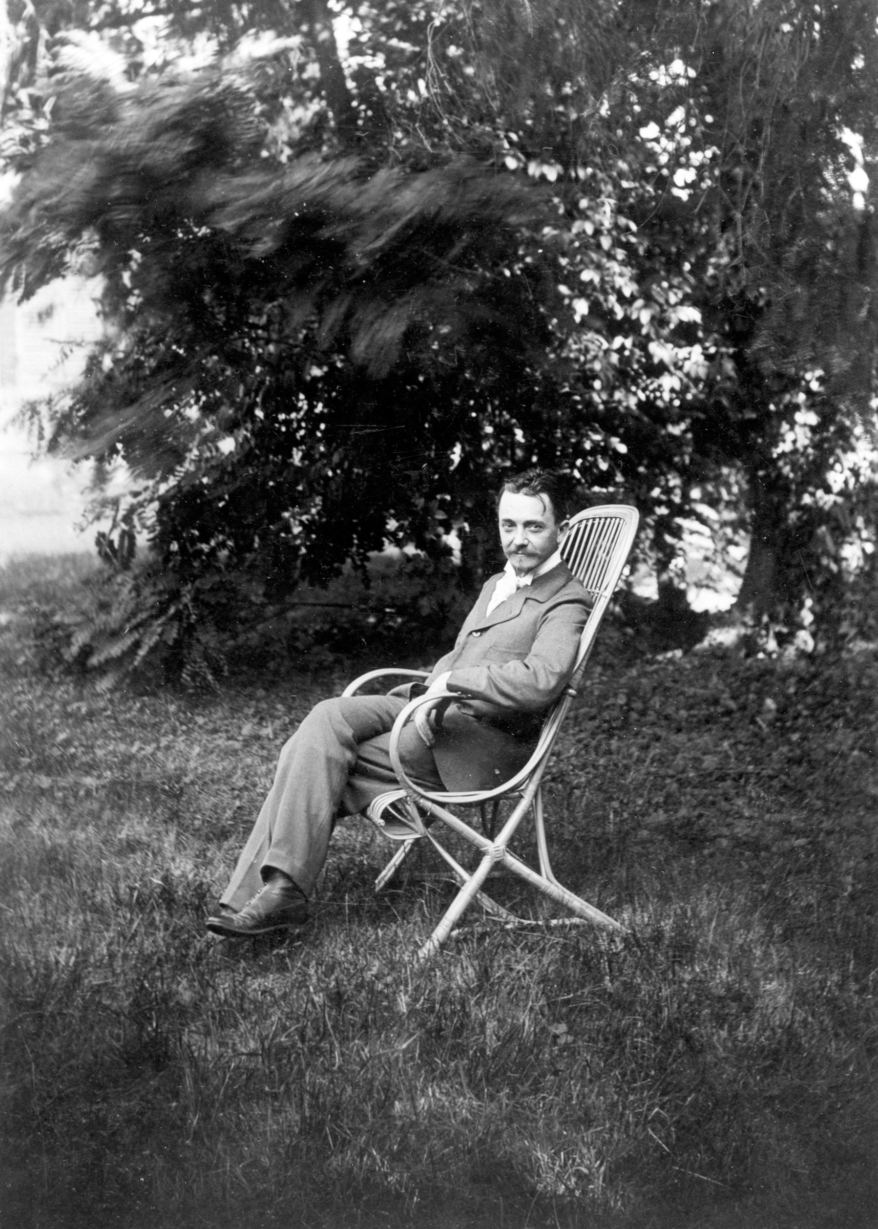 Felix Vallotton in the garden of the Relais, the Natansons' house in Villeneuve-sur-Yonne