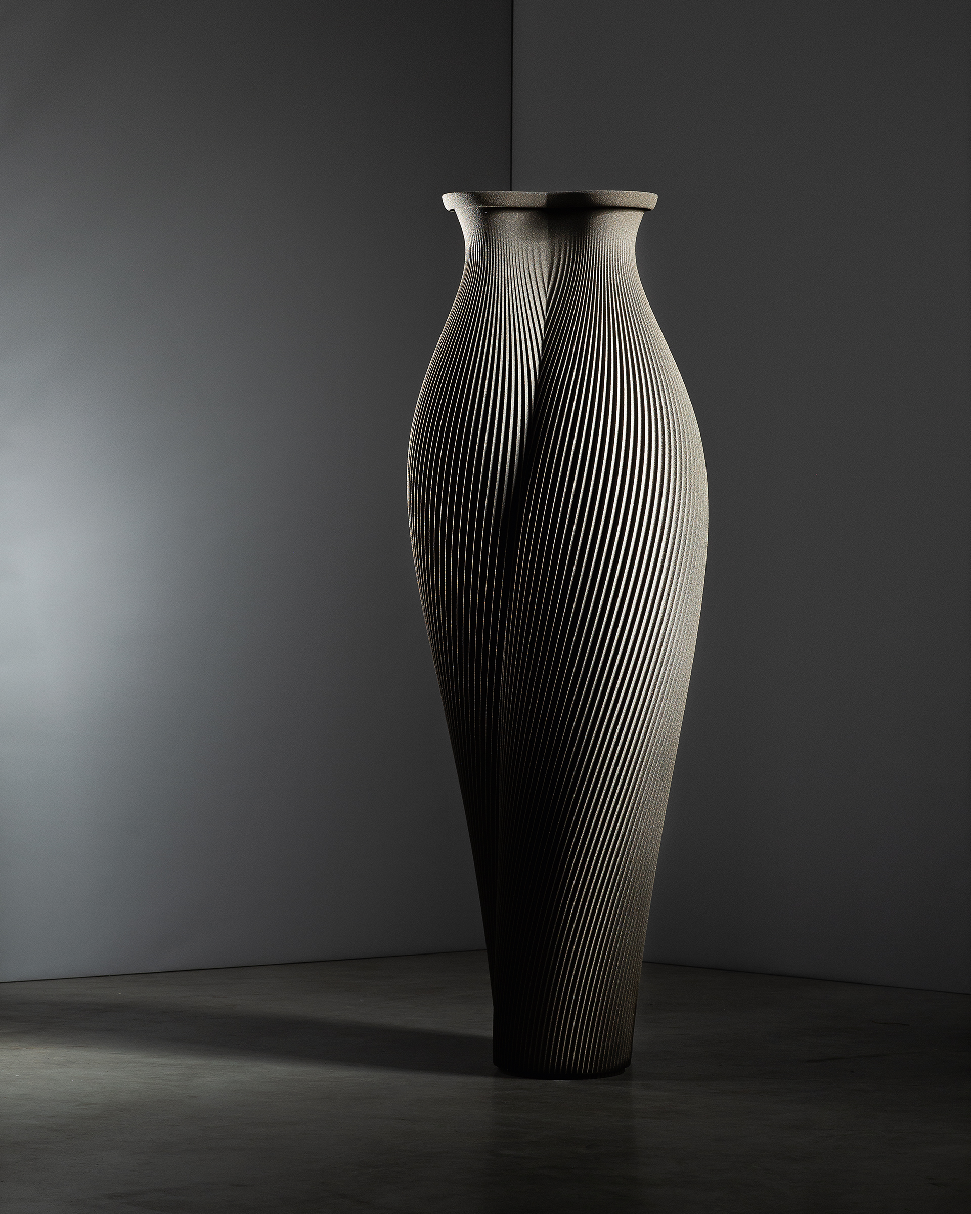 Twisted Pair 1755 from Gareth Neal&rsquo;s Sio2 series of limited edition vessels 3D printed in black silicate to create exceptionally fluid forms. Photo: courtesy of Gareth Neal, Sarah Myerscough Gallery and photographer Jan Faukner