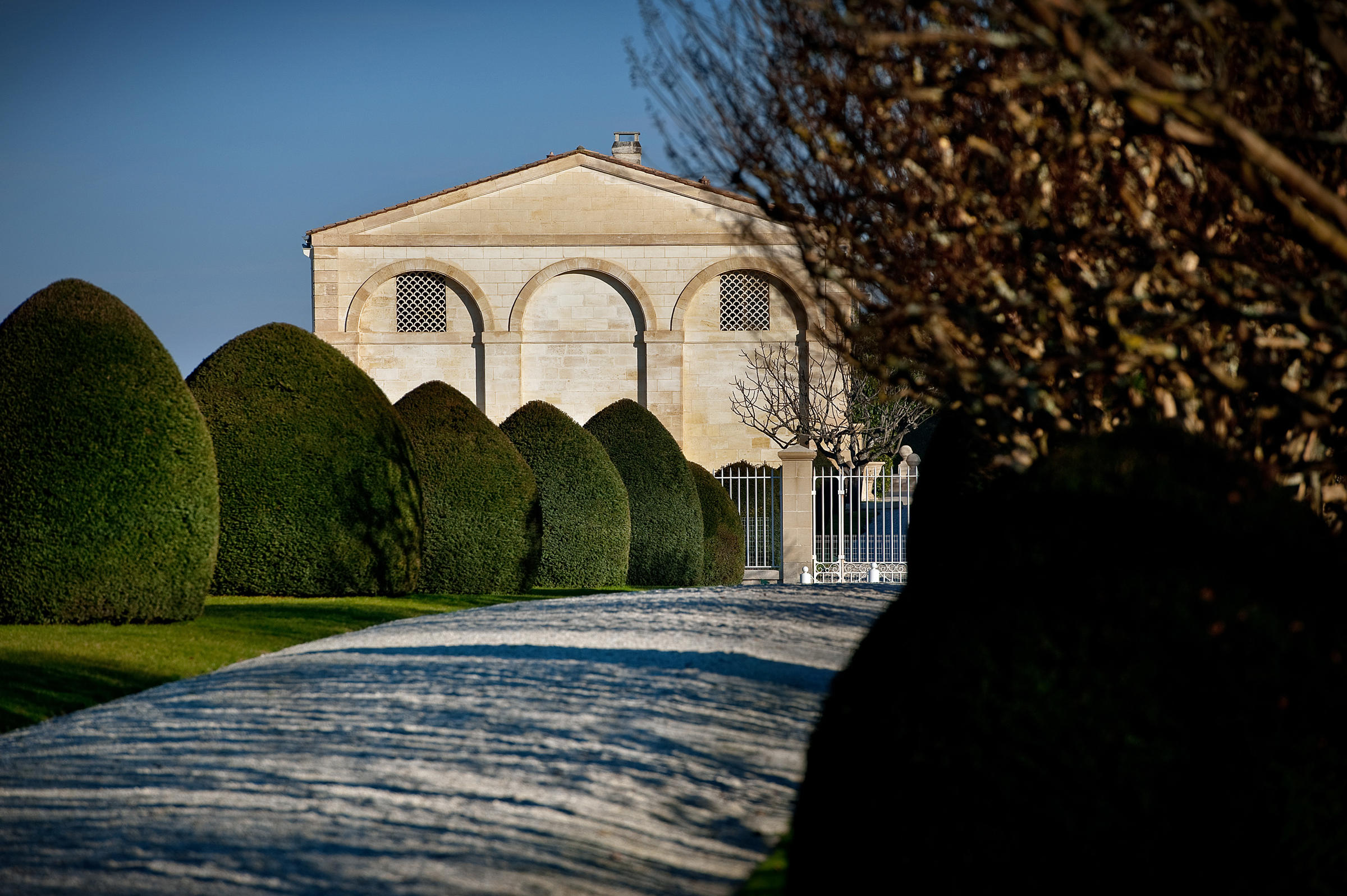 Facade_Chateau_Mouton_Rothschild_Alain-Benoit-