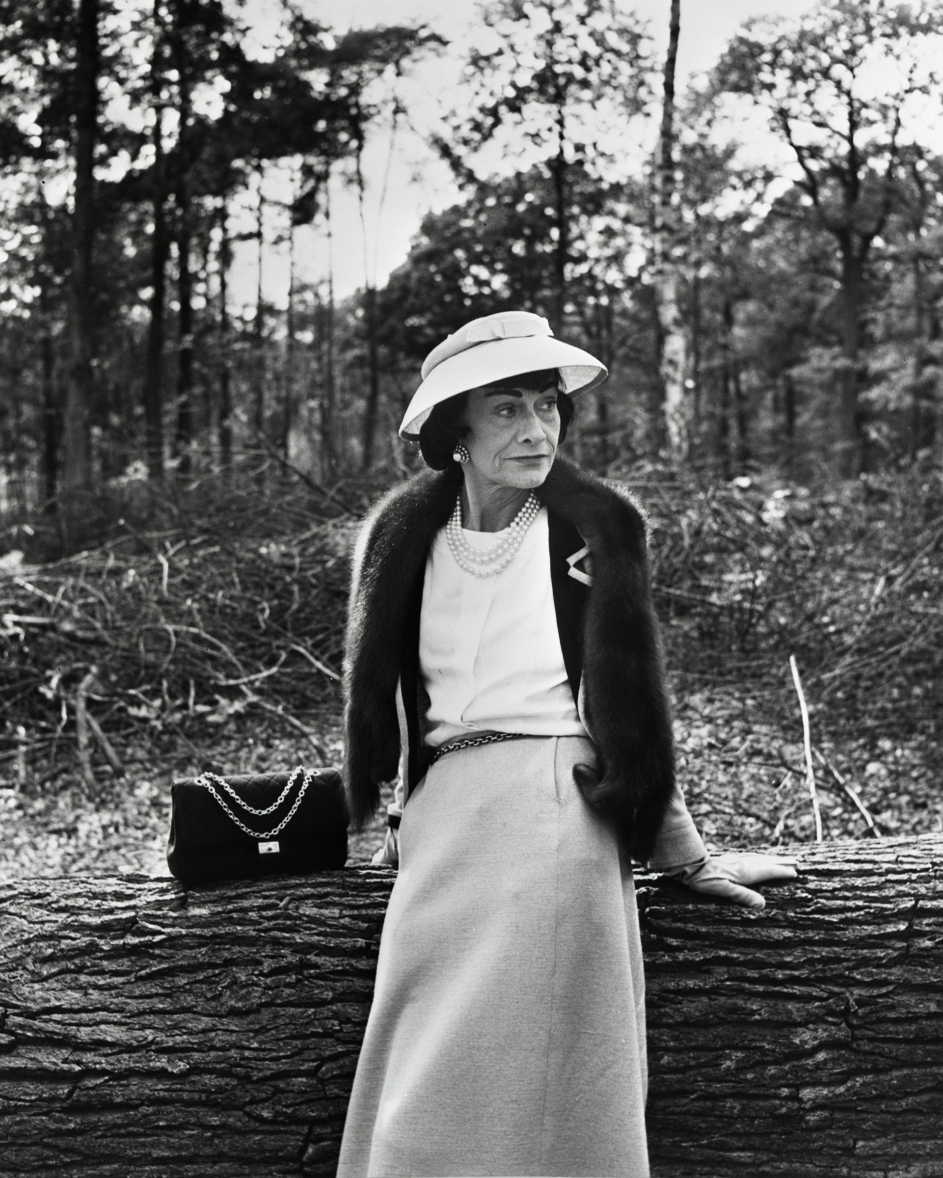 Coco Chanel in 1957, photographed by Mike de Dulmen