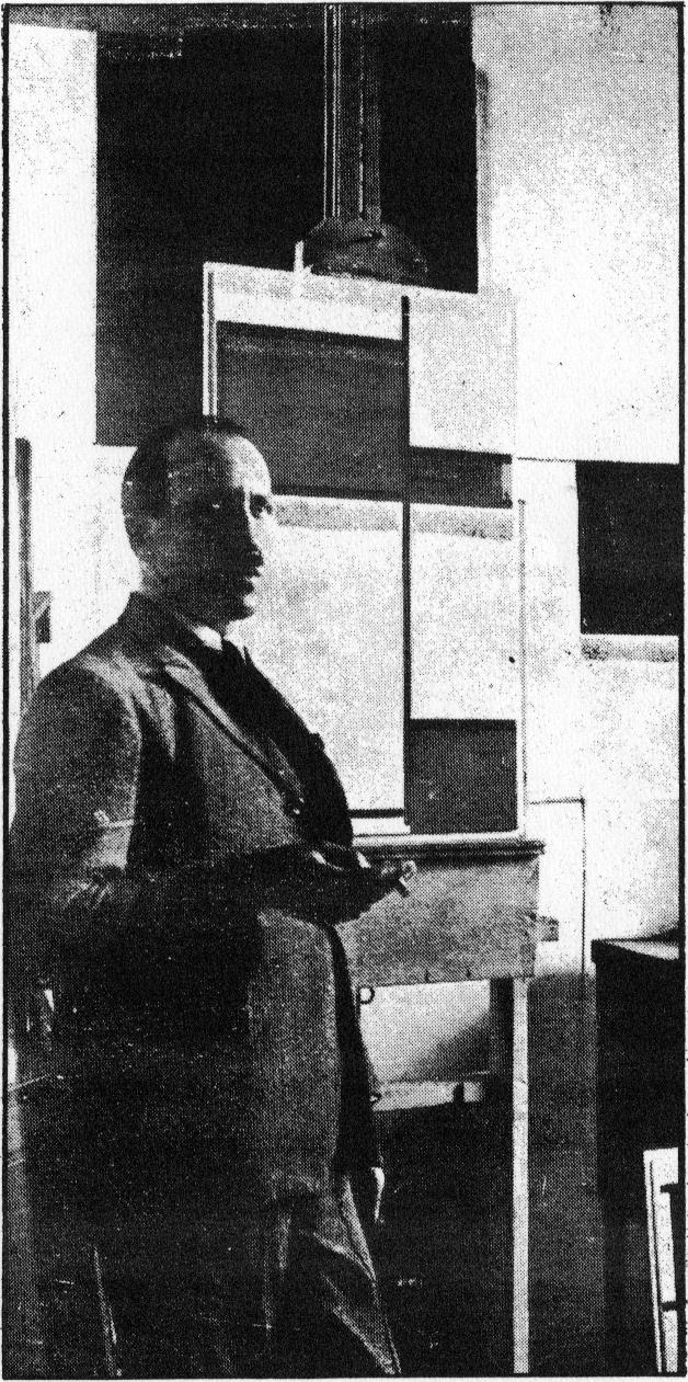 Piet_Mondrian_in_his_Paris_studio