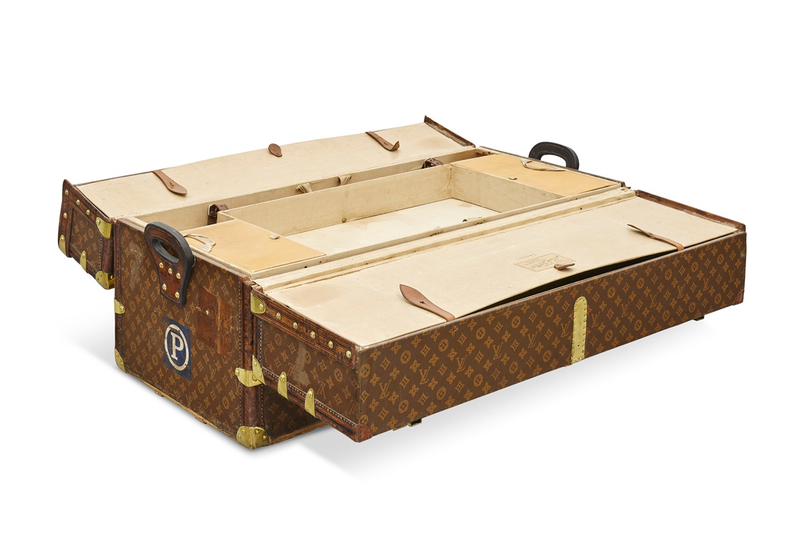 Expert guide & history of vintage Louis Vuitton trunks