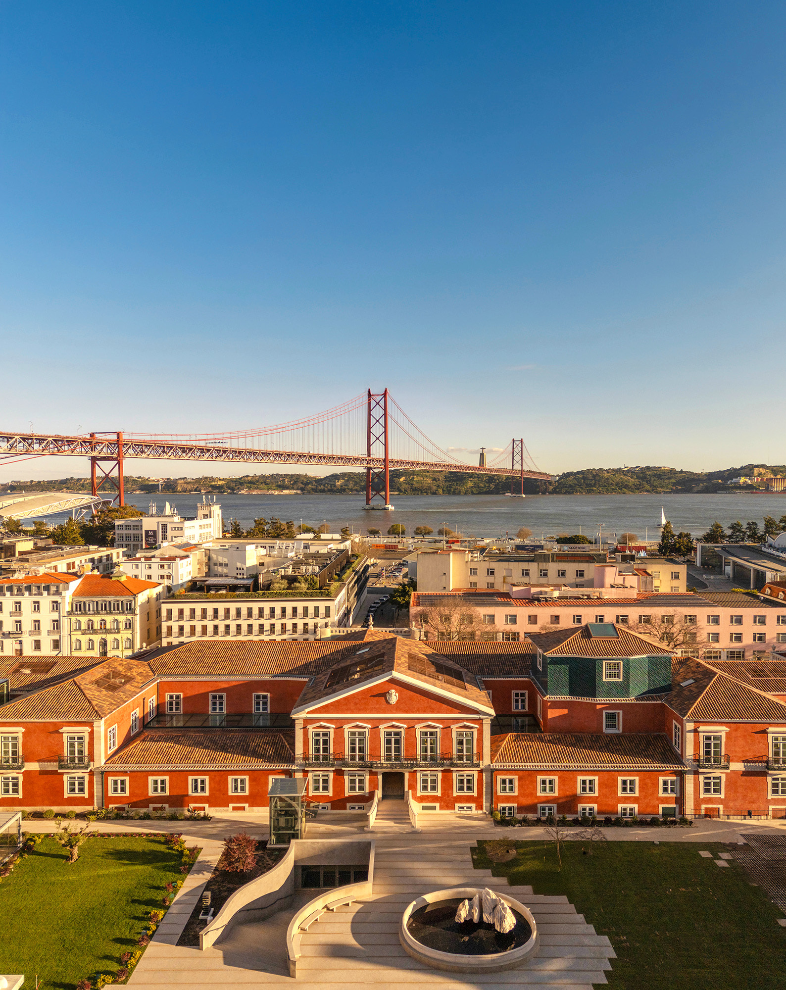 MACAM - Museu de Arte Contemporanea Armando Martins: an art museum and five-star hotel in one