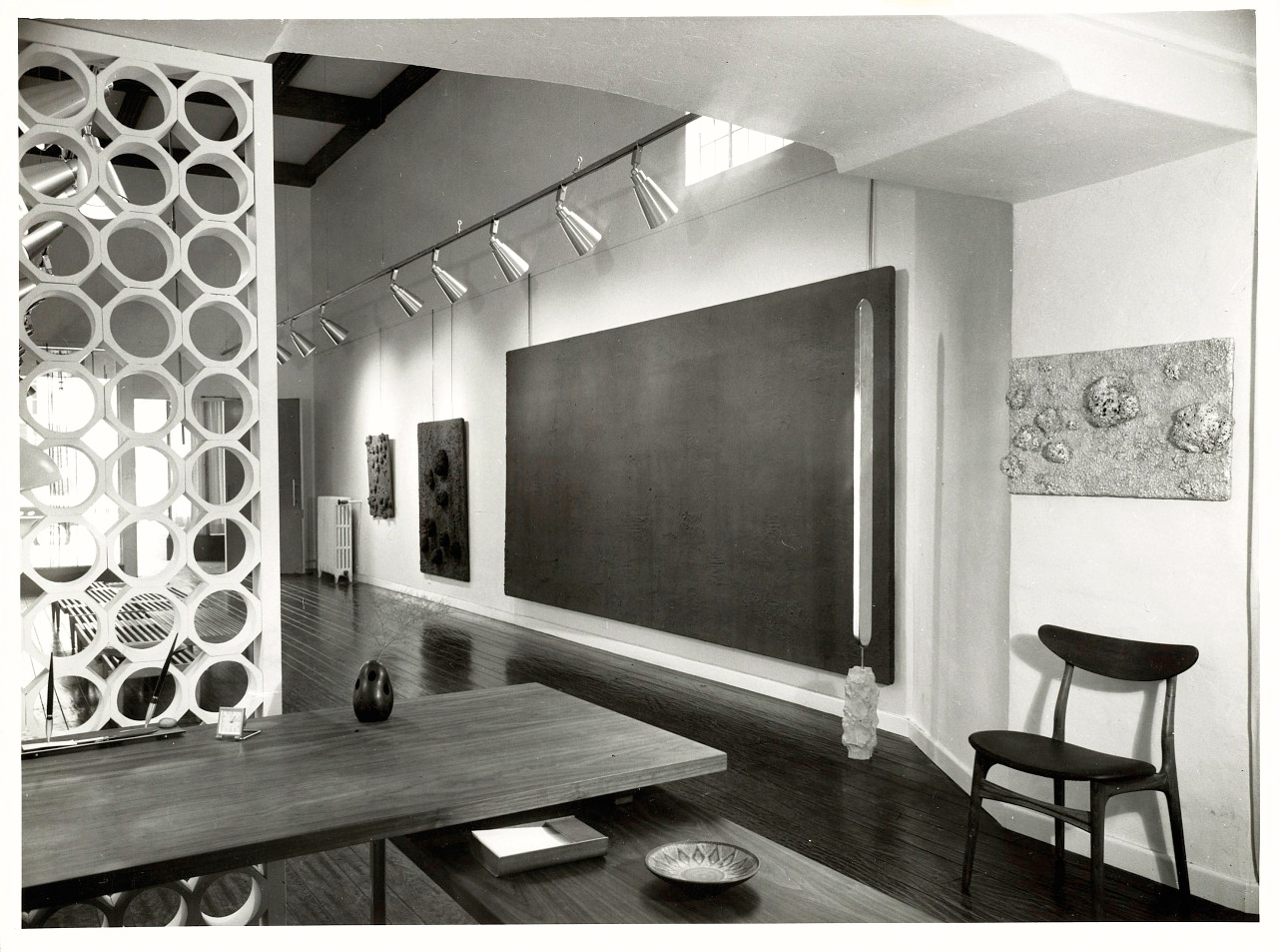 California, (IKB 71) was among the works on show in Yves Klein: Le Monochrome at the Dwan Gallery in Los Angeles from 29 May to 24 June 1961. Founded by the art dealer and patron Virginia Dwan in a shopfront in Westwood in 1959, the gallery was a leading avant-garde space during the 1960s, presenting exhibitions by Klein, Edward Kienholz, Claes Oldenburg and Robert Rauschenberg, among many others