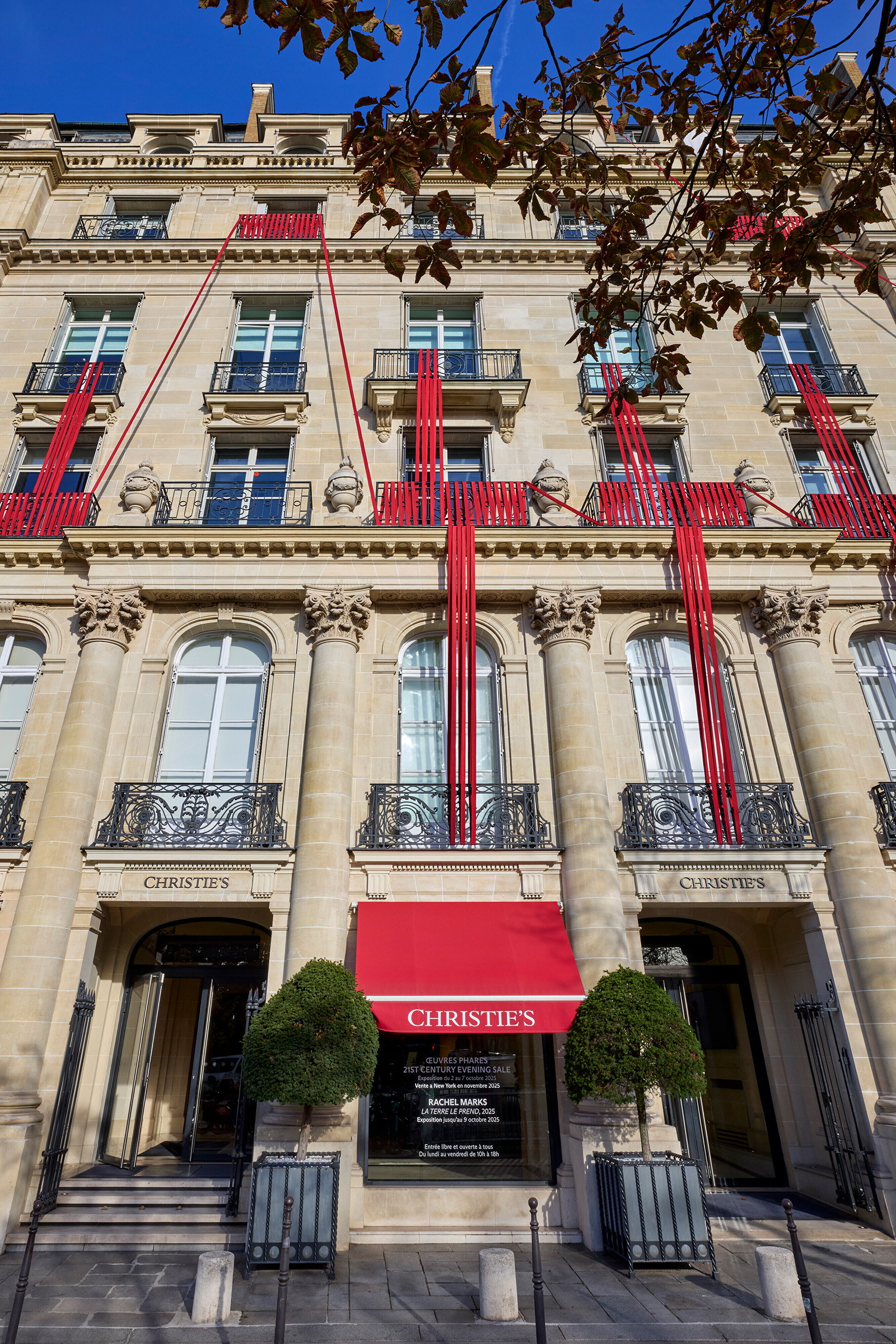 'While working on Le Fil Rouge, it was the idea of lines, rhythms, windings and weaving that preoccupied me, and it was artists such as Vera Molnar and Pierrette Bloch that I had in mind,' says Thidet