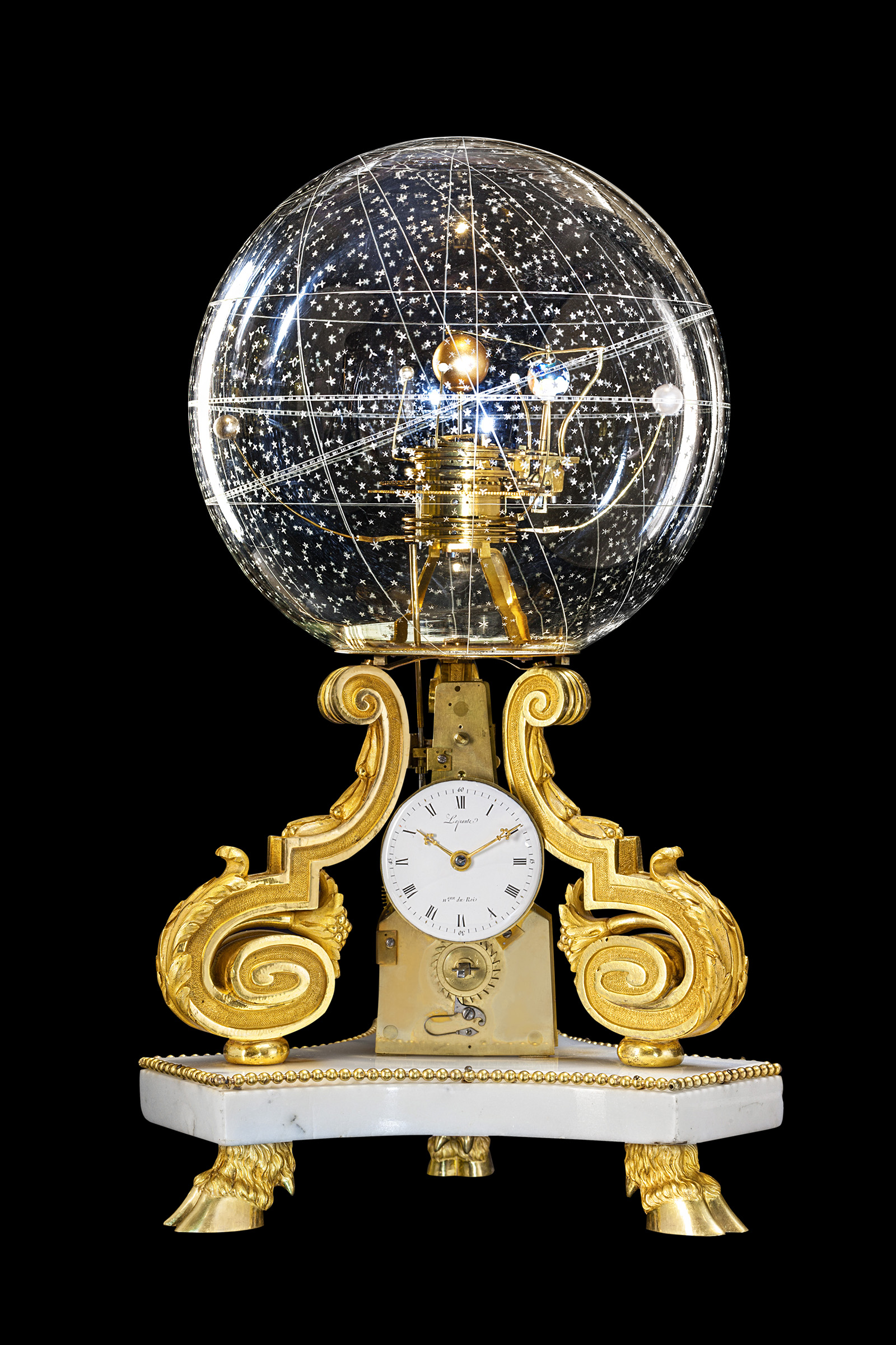 A table clock with planetarium, made in Paris around 1770, on display in the Beyer museum