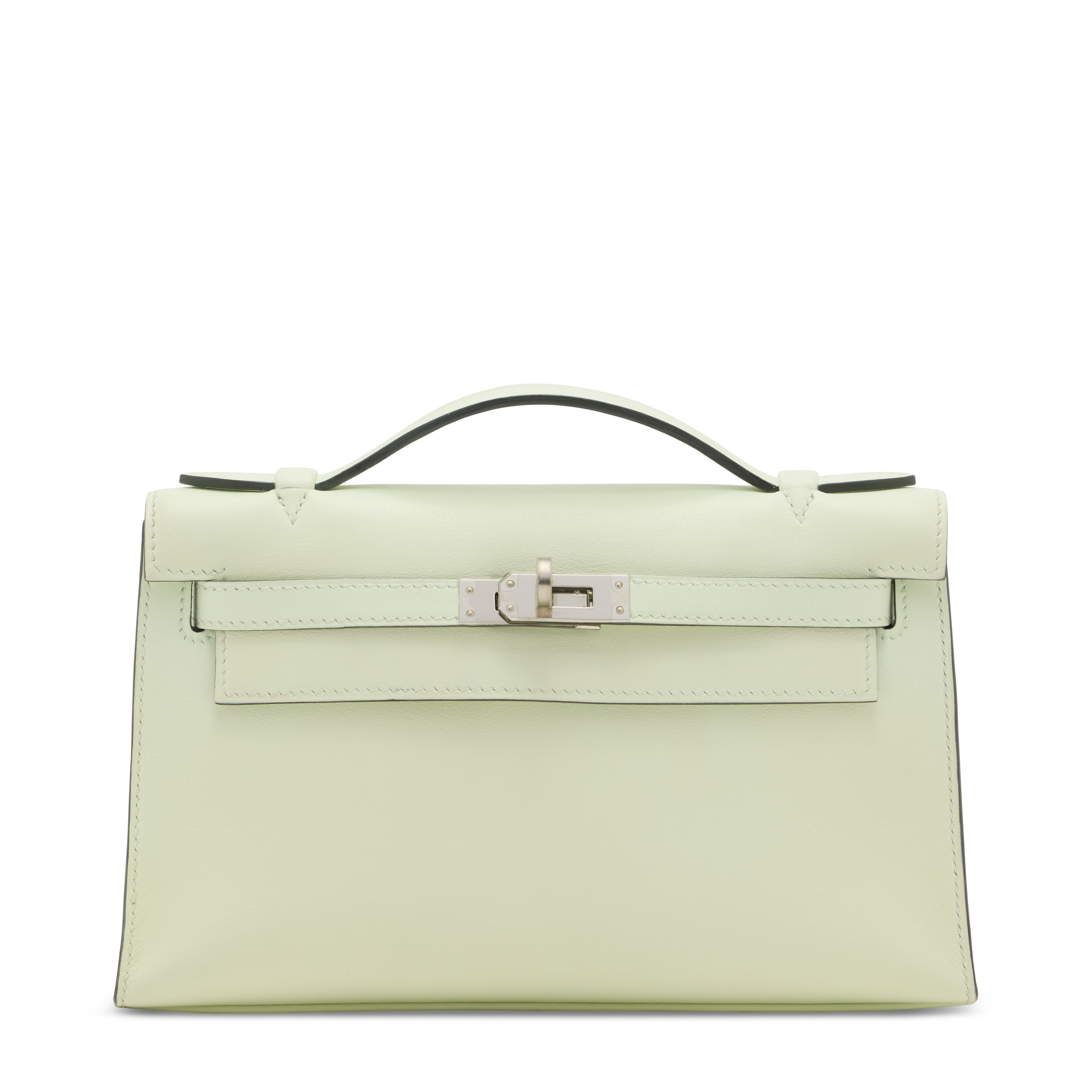 A vert fizz swift leather kelly pochette with palladium hardware, Hermès, 2022. Estimate: HK$60,000-100,000. Offered in Handbags Online: the Hong Kong edit, until 14 July at Christie’s Online 