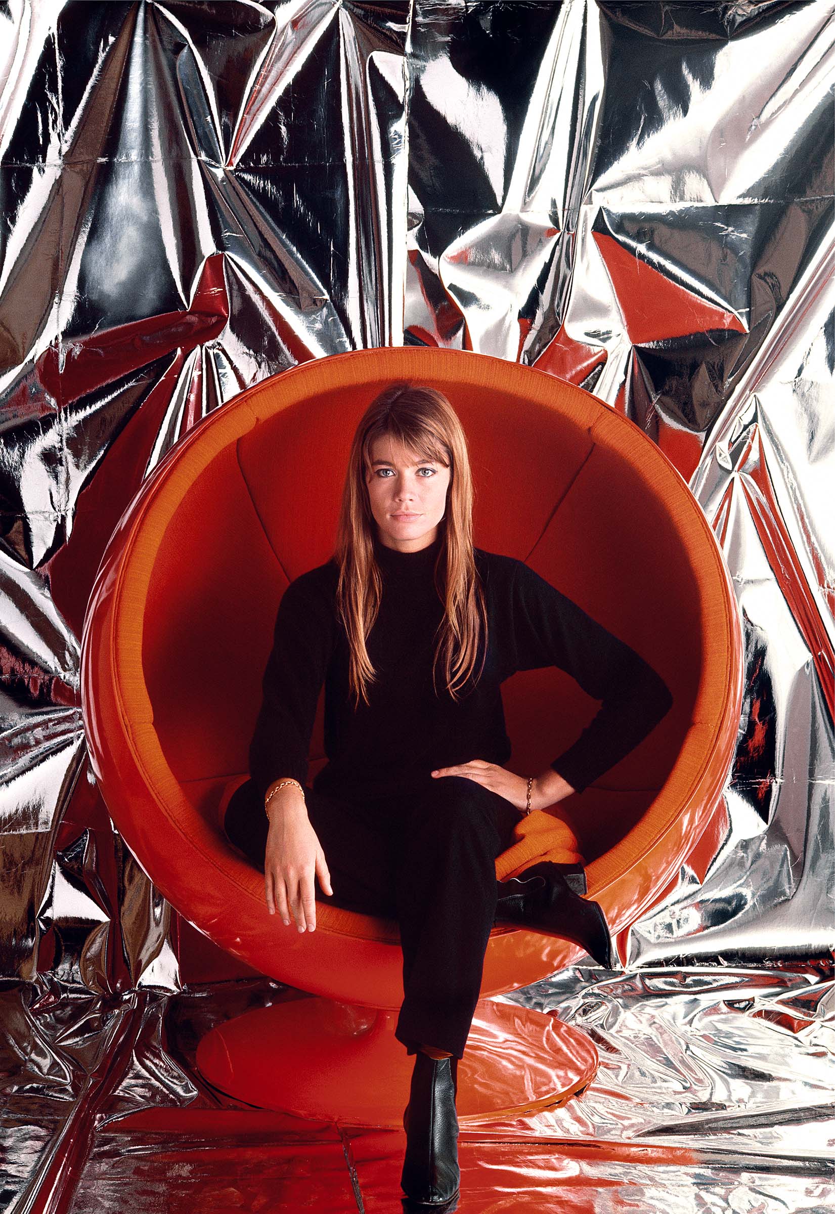 Francoise Hardy, Paris, November 1966, photographed by Jean-Marie Perier