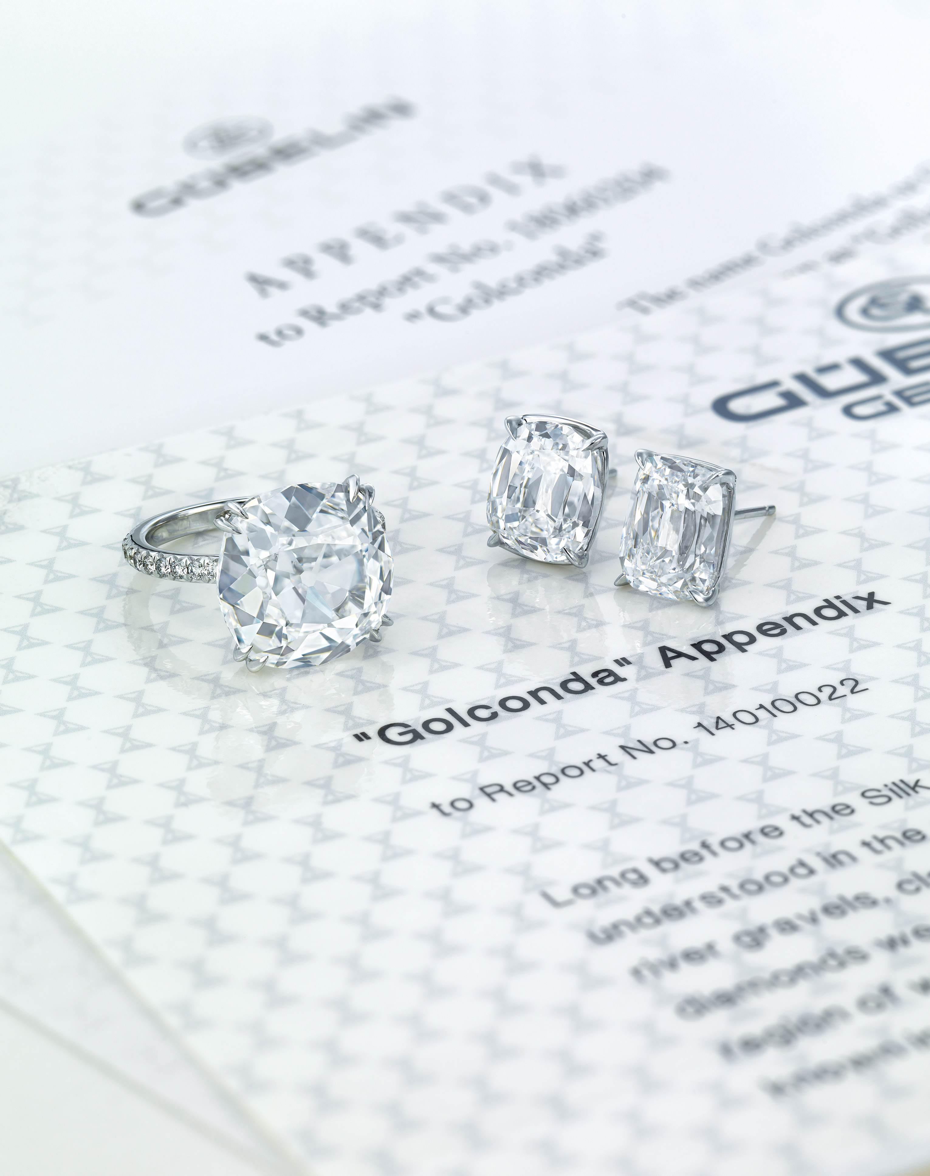 Left: Rare diamond ring. Estimate: HK$10,000,000-15,000,000. Right: Rare diamond earrings. Estimate: HK$8,500,000-12,000,000. Both offered in Magnificent Jewels on 28 November at Christie’s in Hong Kong
