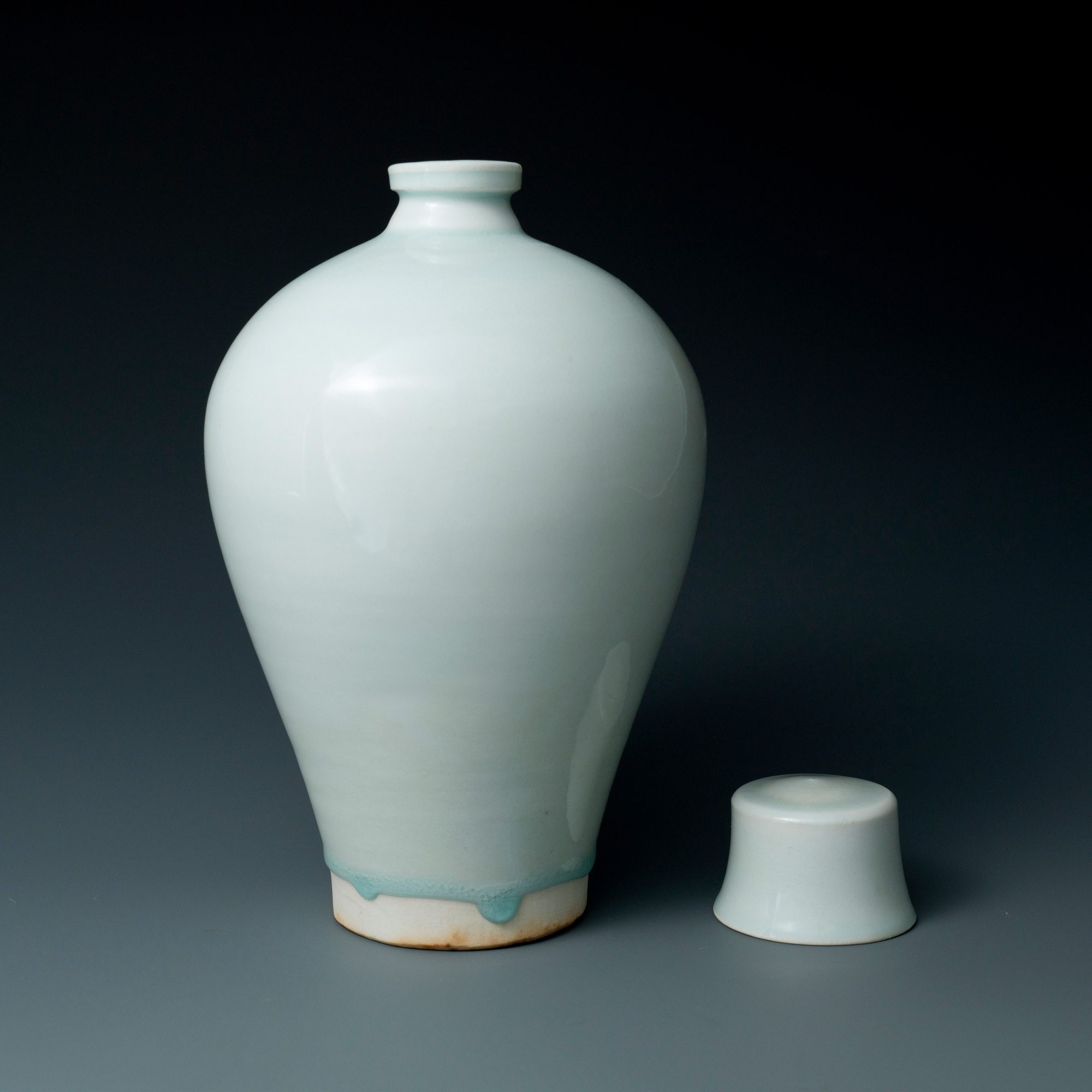 A rare Qingbai meiping and cover, Song Dynasty (960-1279). 22.5 cm (8¾ in) high, box. Estimate: HK$500,000-700,000. Offered in The Songde Tang Collection - Song Dynasty Ceramics on 3 December at Christie’s in Hong Kong