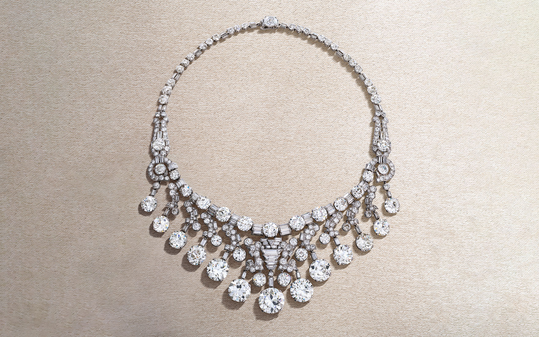 Famous cartier jewelry deals